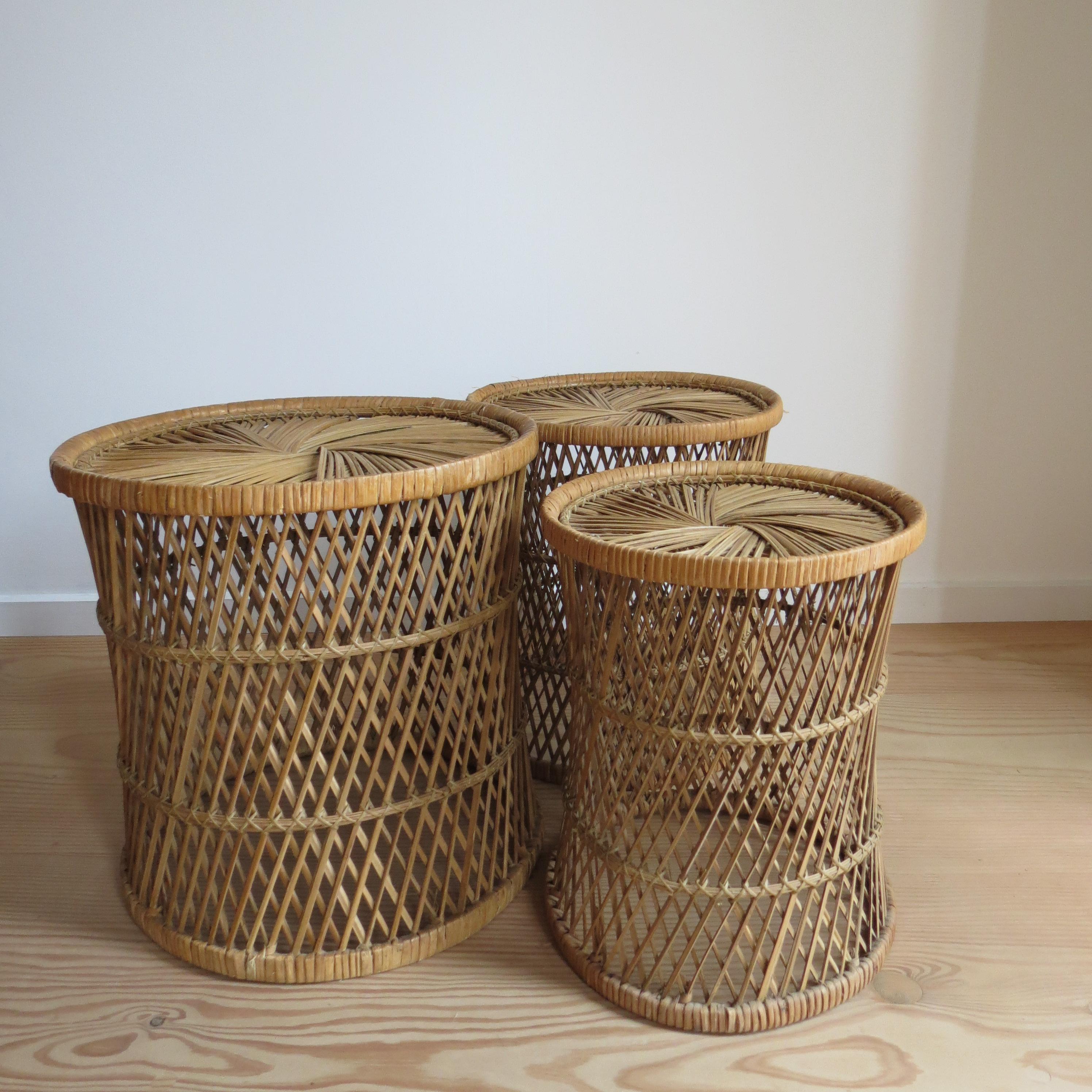 Set of 3 stacking Rattan round tables 1970s tables For Sale 2