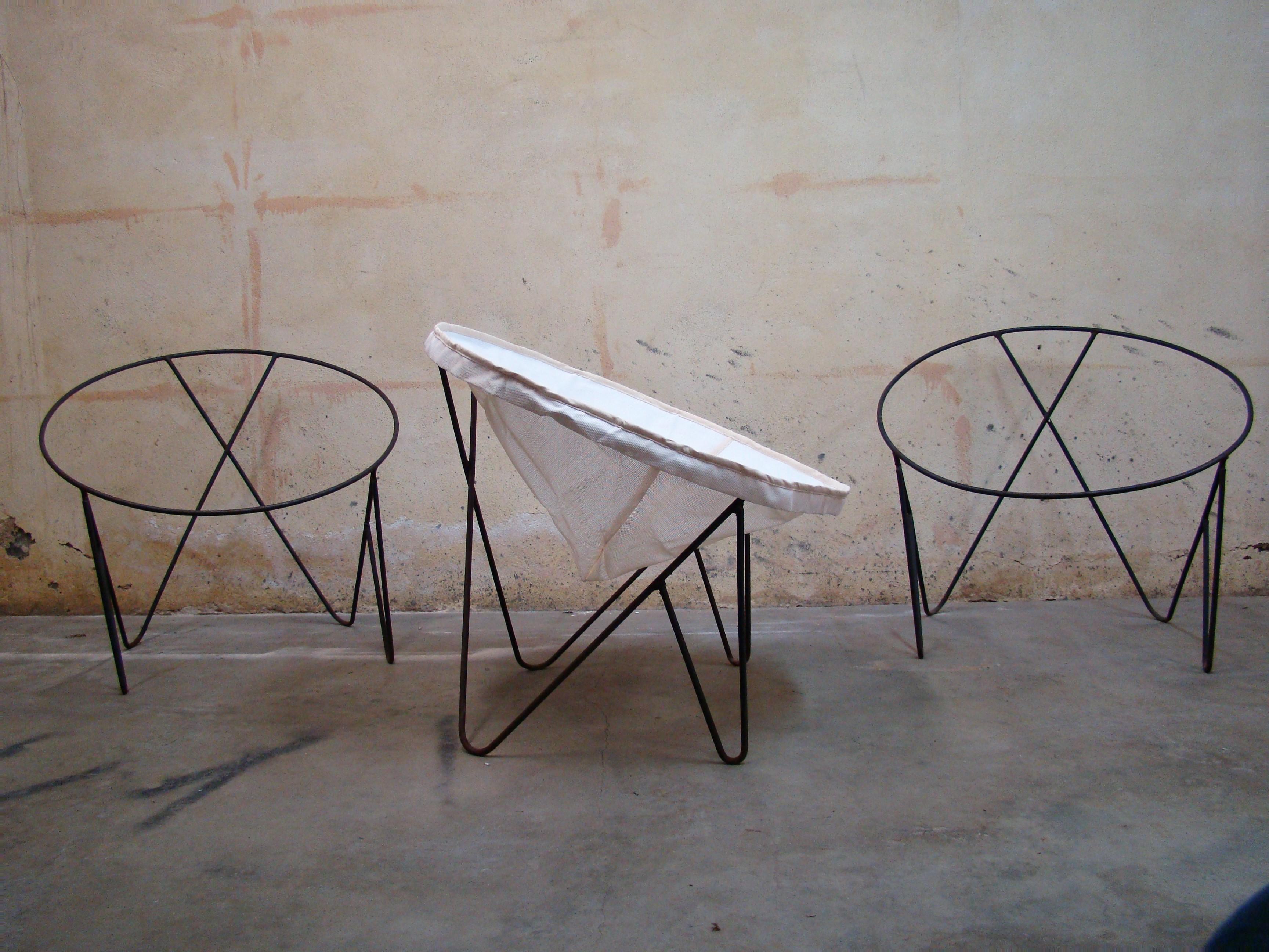 Mid-Century Modern Set of 3 Steel Hoop 1950s Poolside Chairs with Hairpin Front Legs 'Narrow X' For Sale
