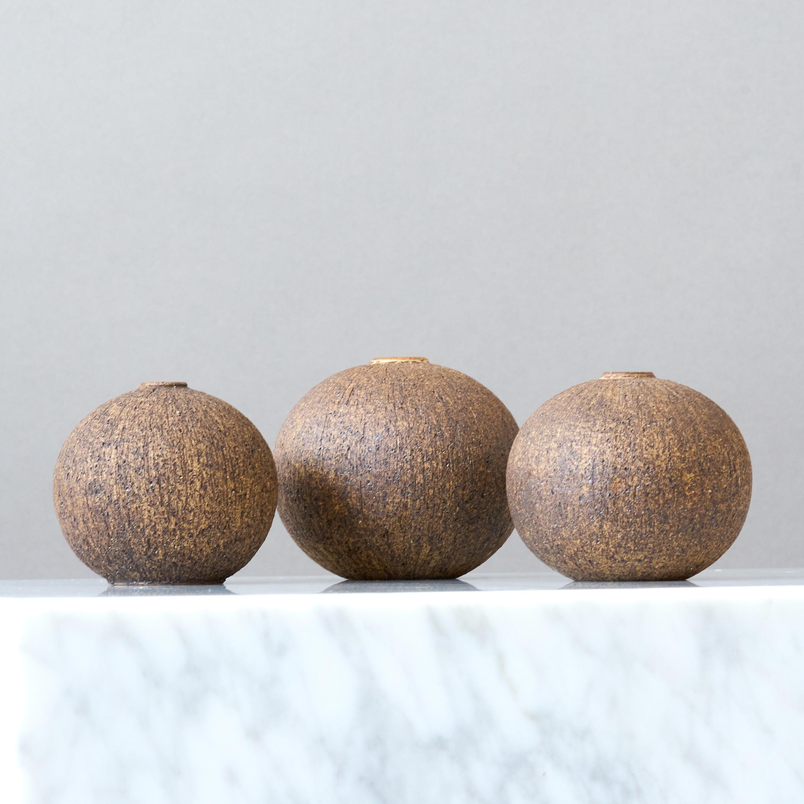 Scandinavian Modern Set of 3 Stoneware Globe Vases by Nils Allan Johannesson, Sweden, 1960s. For Sale