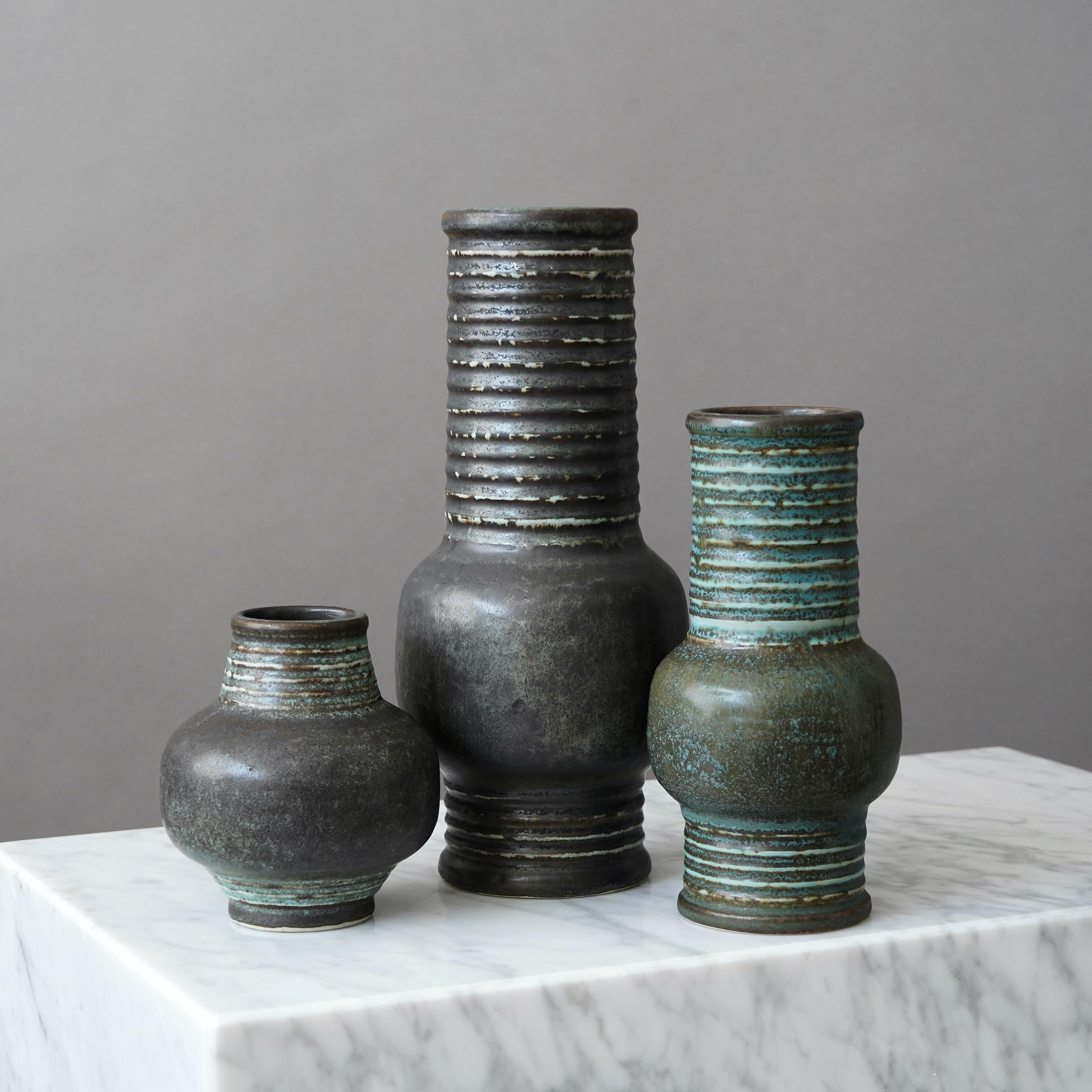 Brutalist Set of 3 Stoneware Vases by Gunnar Nylund for Rorstrand, Sweden, 1960s For Sale