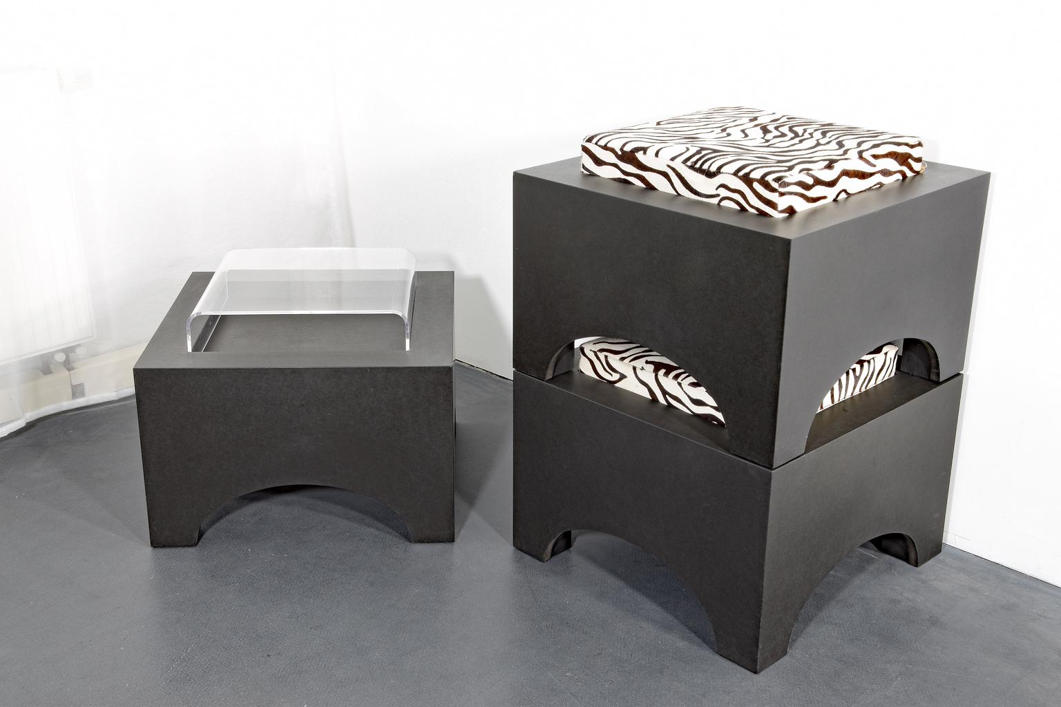Modern Set of 3 Stool Frames Black MDF with 2 Leather Cushions and 1 Acrylic Table Top For Sale