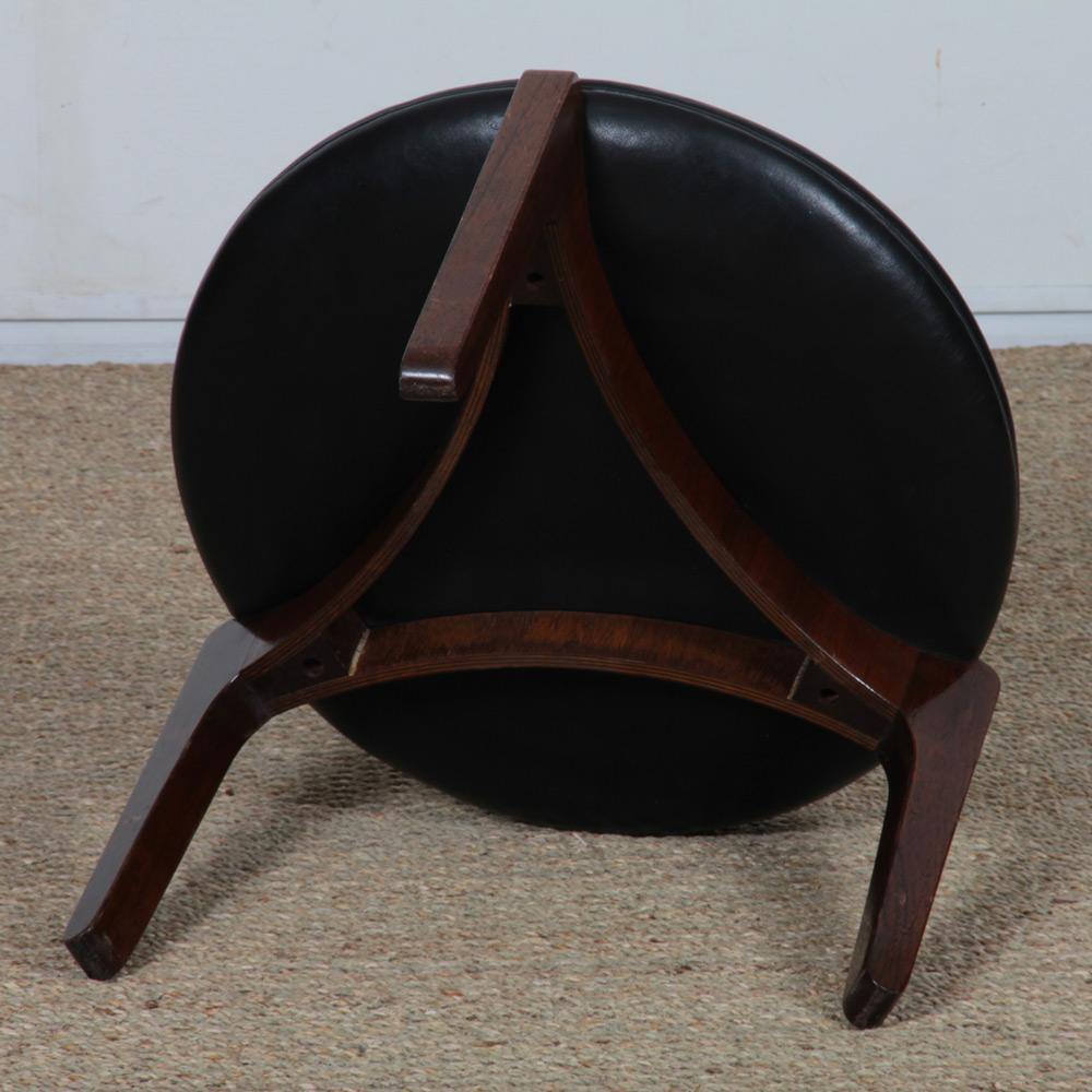Cuir Ensemble de 3 tabourets par Sven Ellekaer pour Christian Linneberg, 1960s en vente