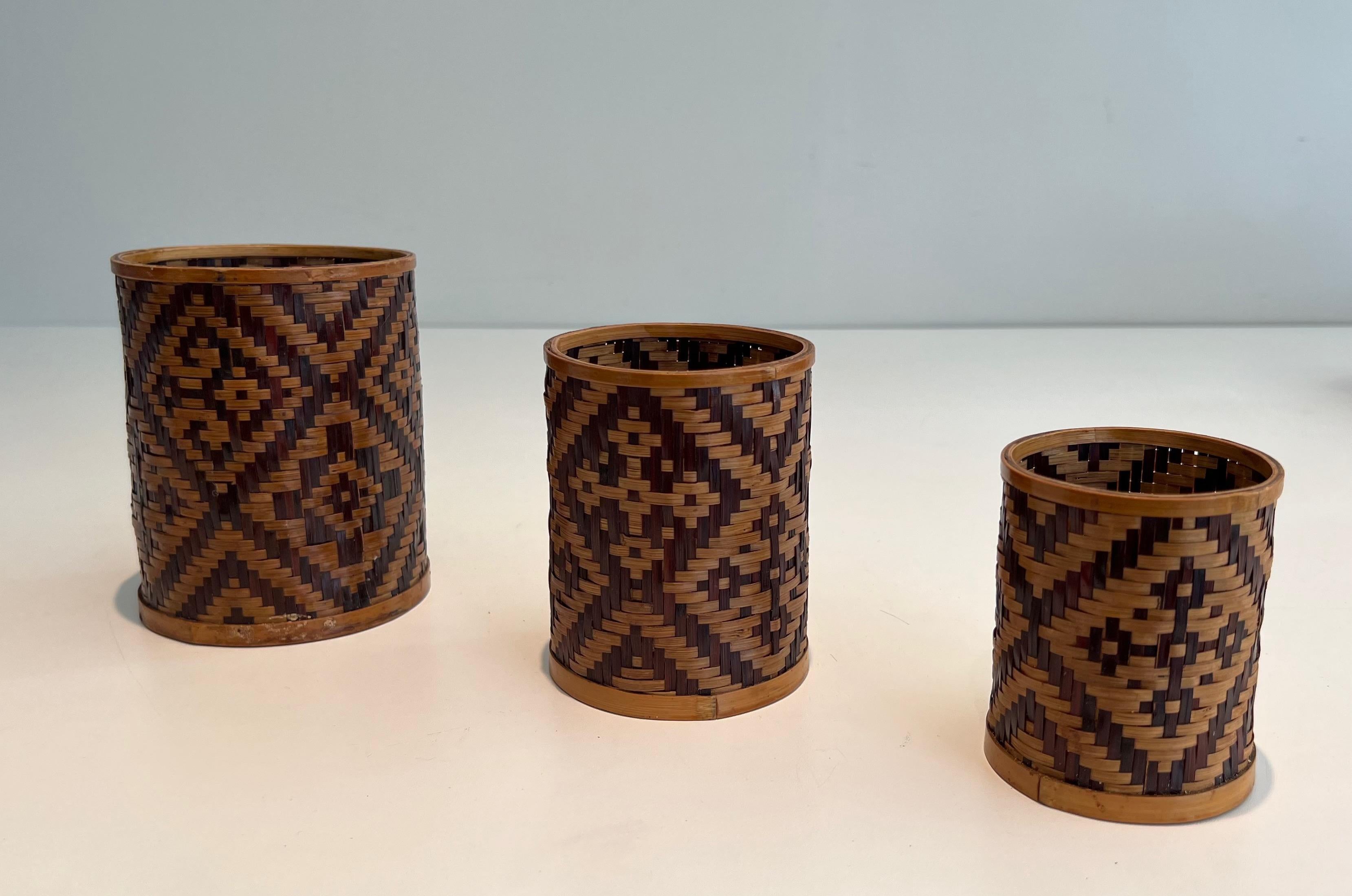 Set of 3 straw marquetry pen pots. Pots can fit into each other. French work. In Good Condition In Marcq-en-Barœul, Hauts-de-France