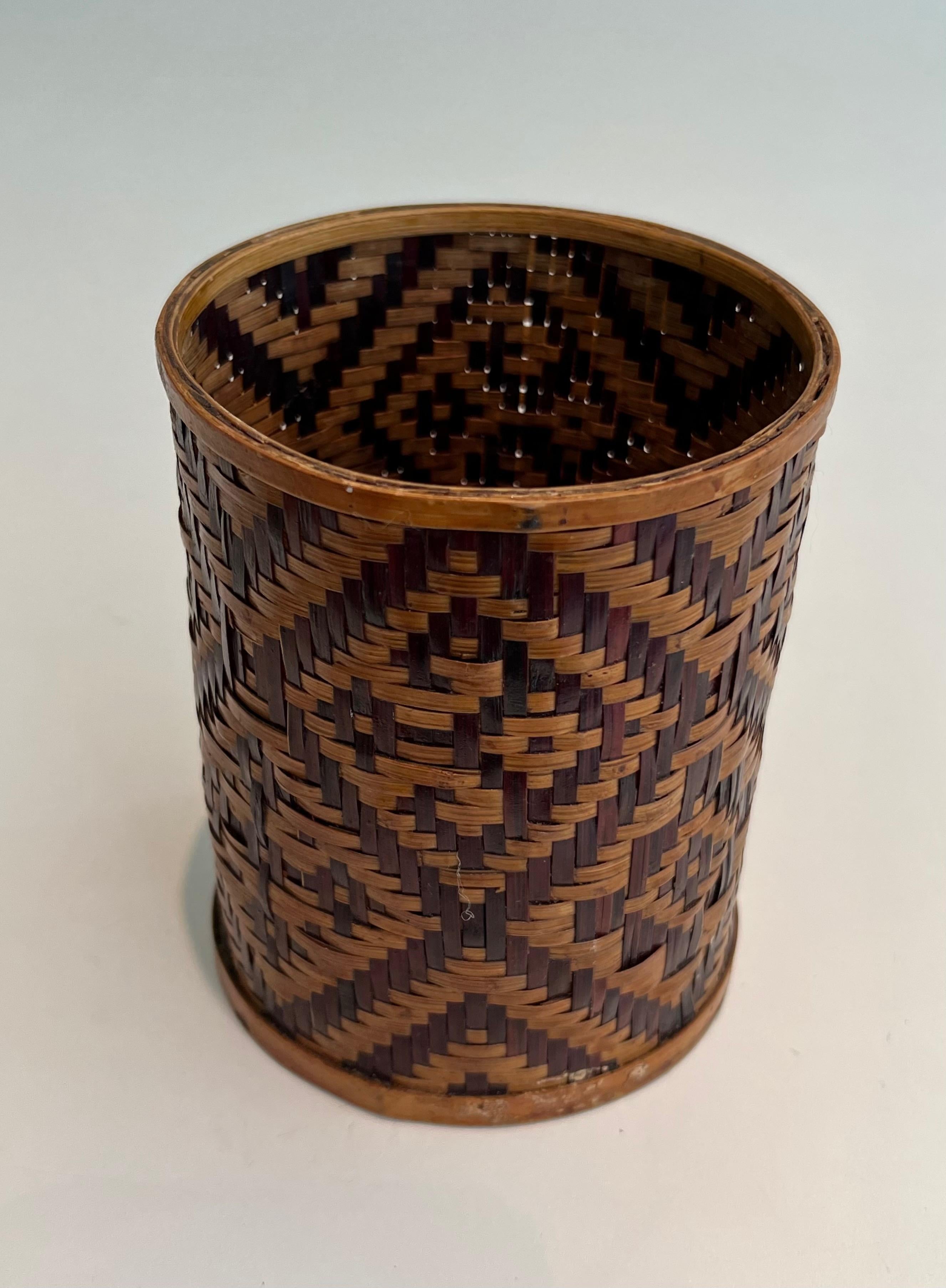 Set of 3 straw marquetry pen pots. Pots can fit into each other. French work. 1