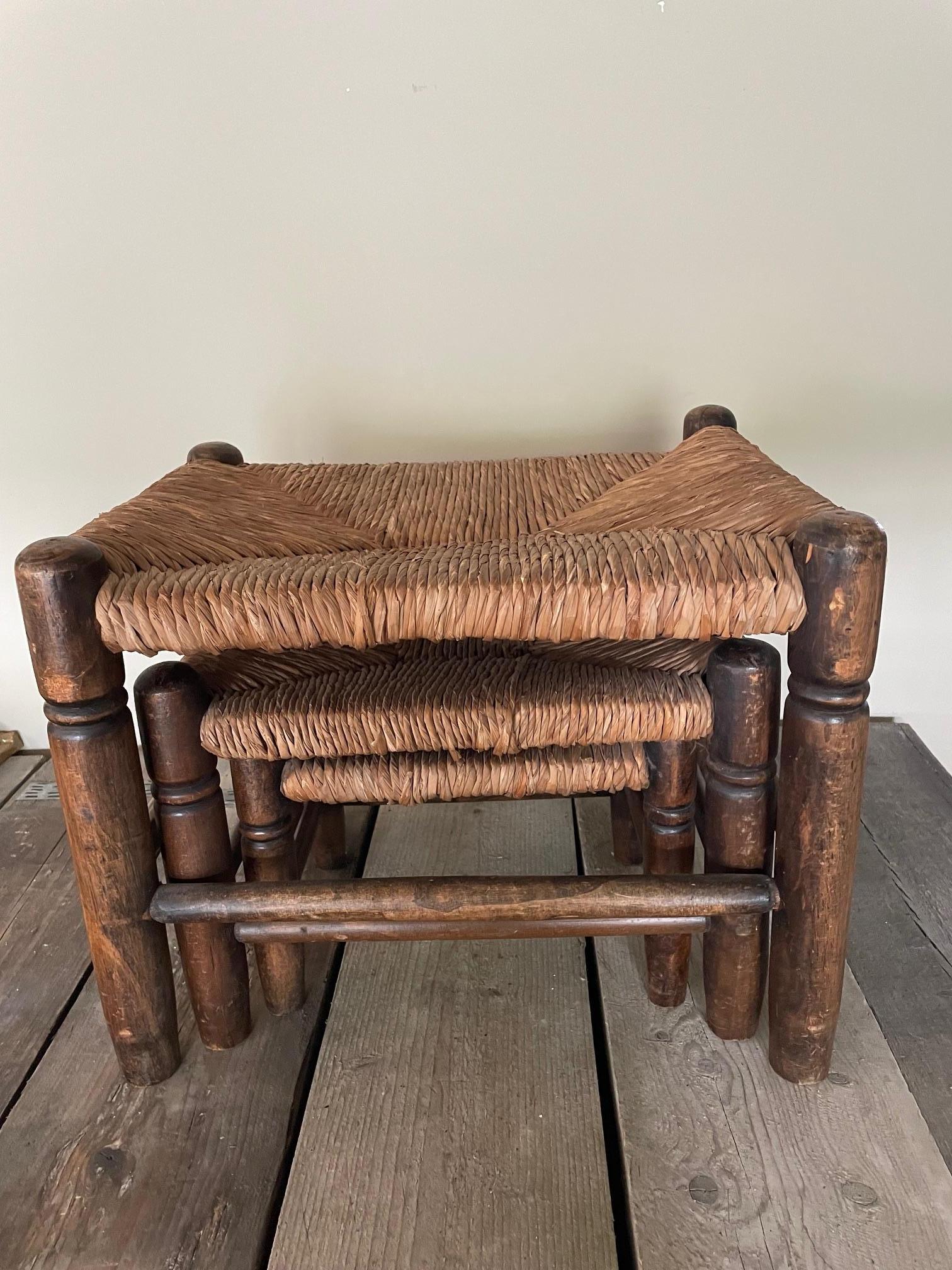 Ensemble de 3 tabourets en paille en vente 3