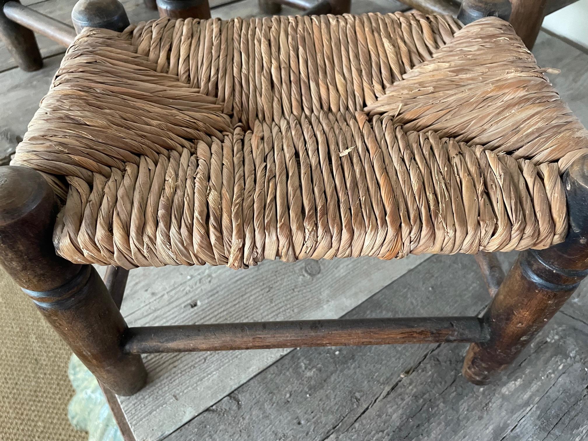 Ensemble de 3 tabourets en paille Bon état - En vente à Nivelles, BE