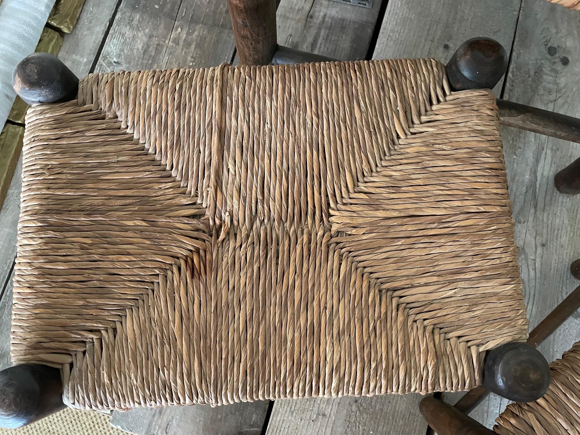 Ensemble de 3 tabourets en paille en vente 1