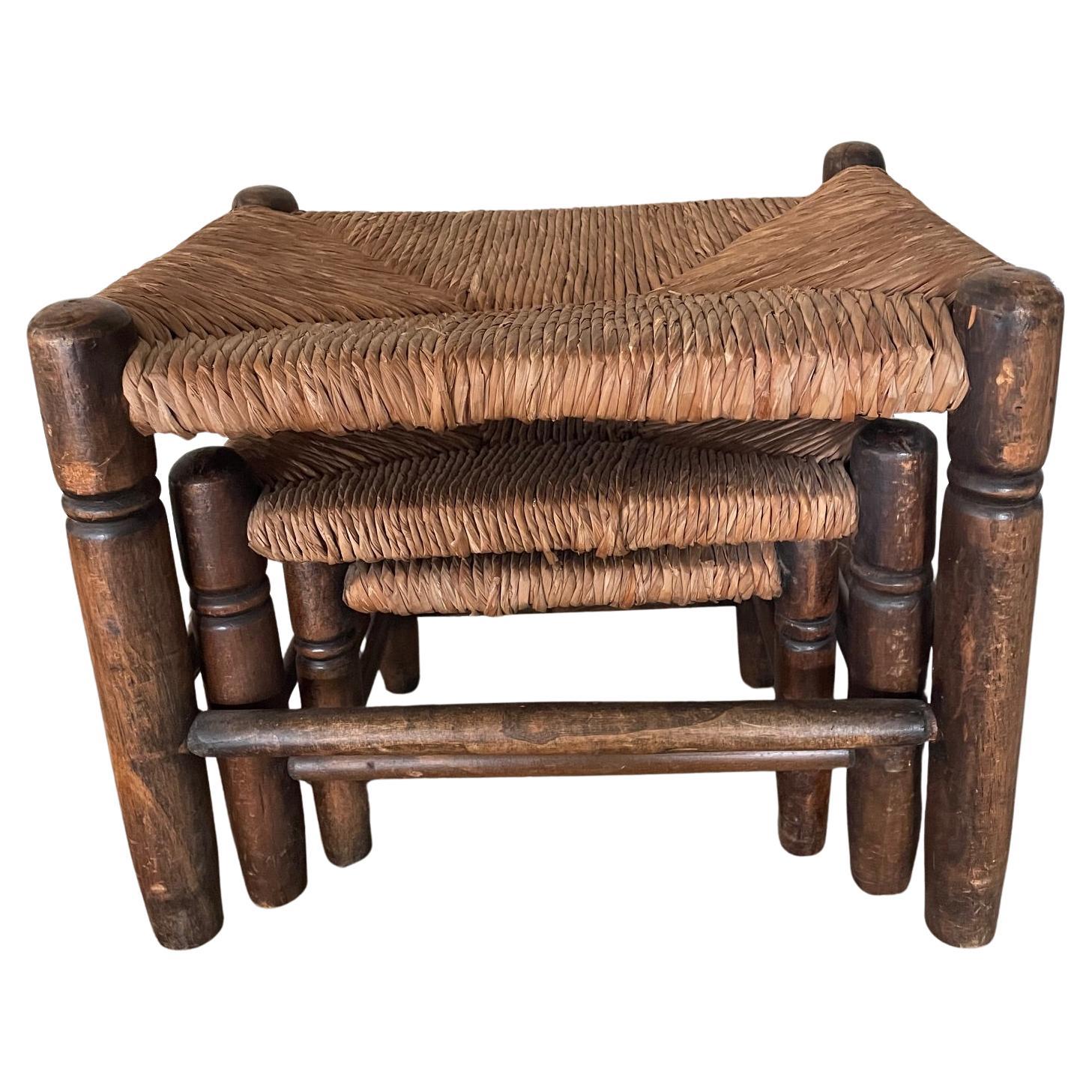Ensemble de 3 tabourets en paille