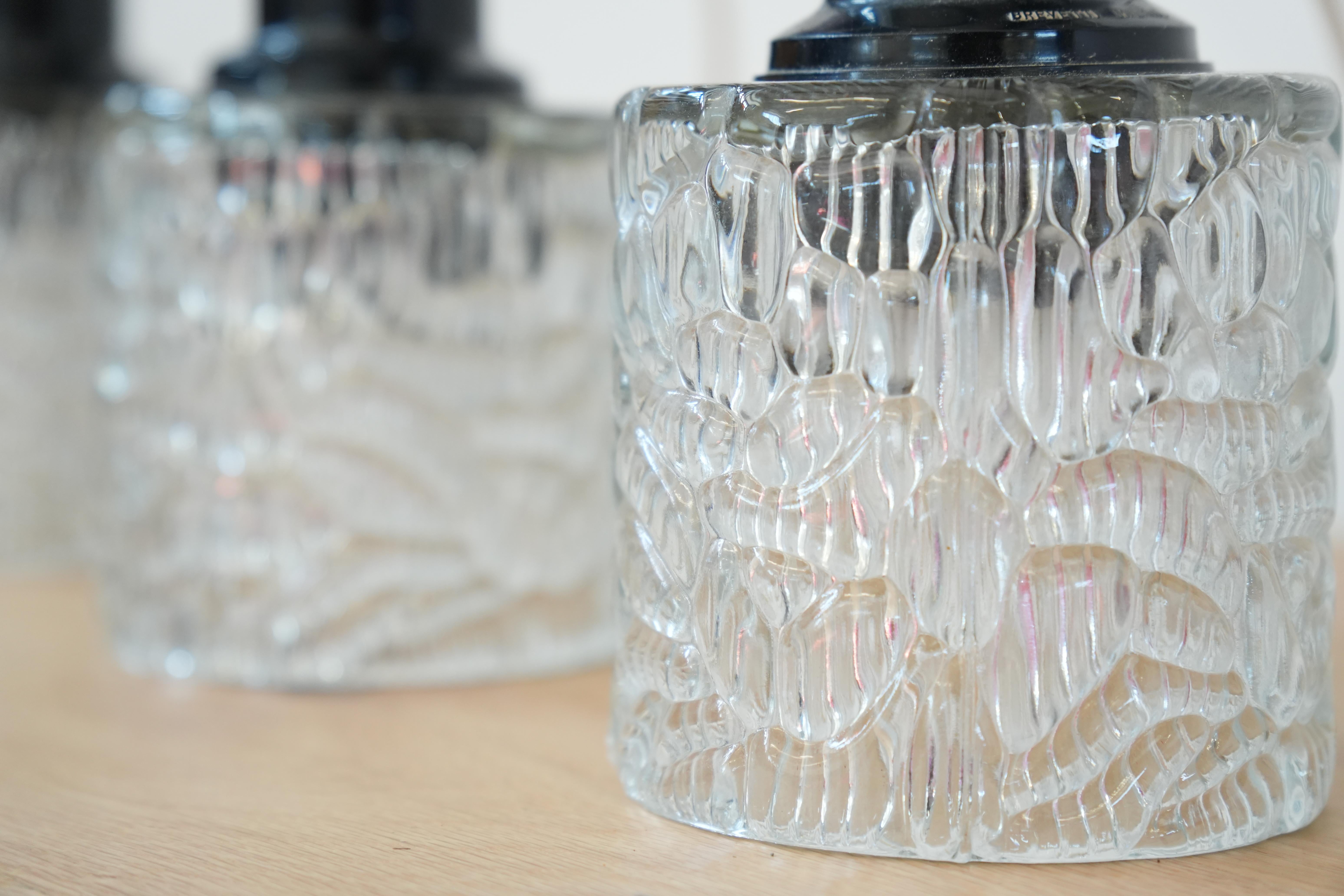 Set of 3 Suspended Crystal Wall Sconces – 1970s Design In condizioni buone in vendita a Manzano, IT