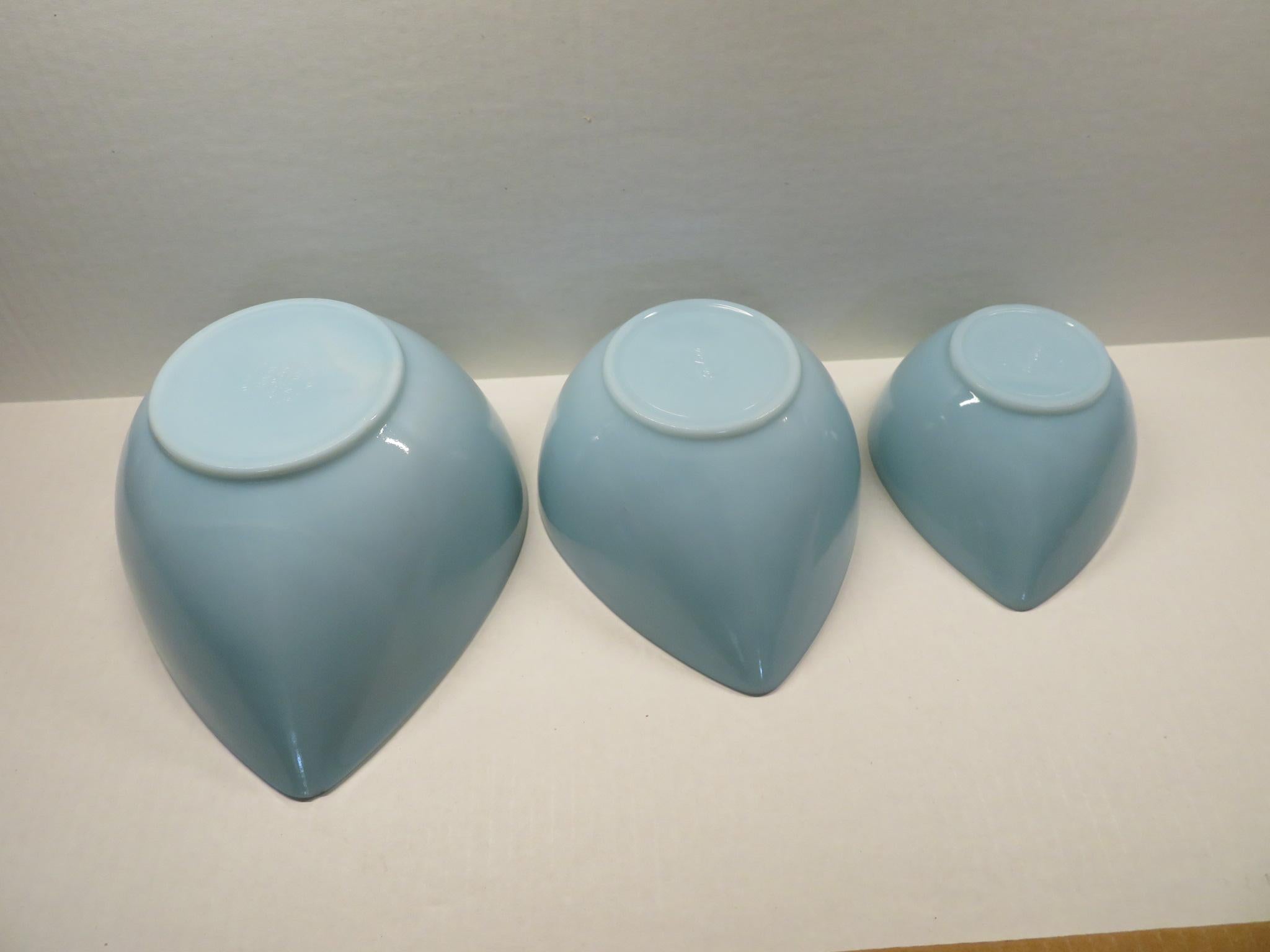 Mid-Century Modern Set of 3 Swedish Modern Fire King Delphite Blue Teardrop Mixing Bowls, 1950s