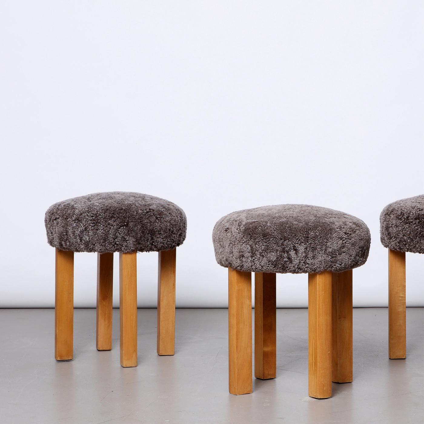 Scandinavian Modern Set of 3 Swedish Modern Stools in Sahara Sheepskin, 1940s For Sale