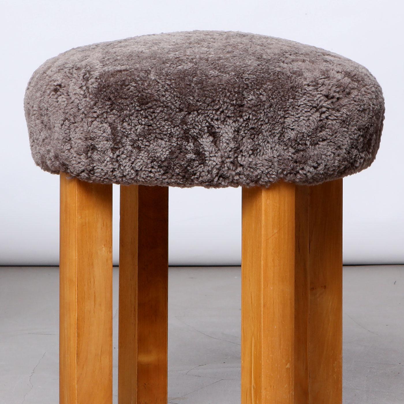 Set of 3 Swedish Modern Stools in Sahara Sheepskin, 1940s In Good Condition For Sale In Prague, New Town