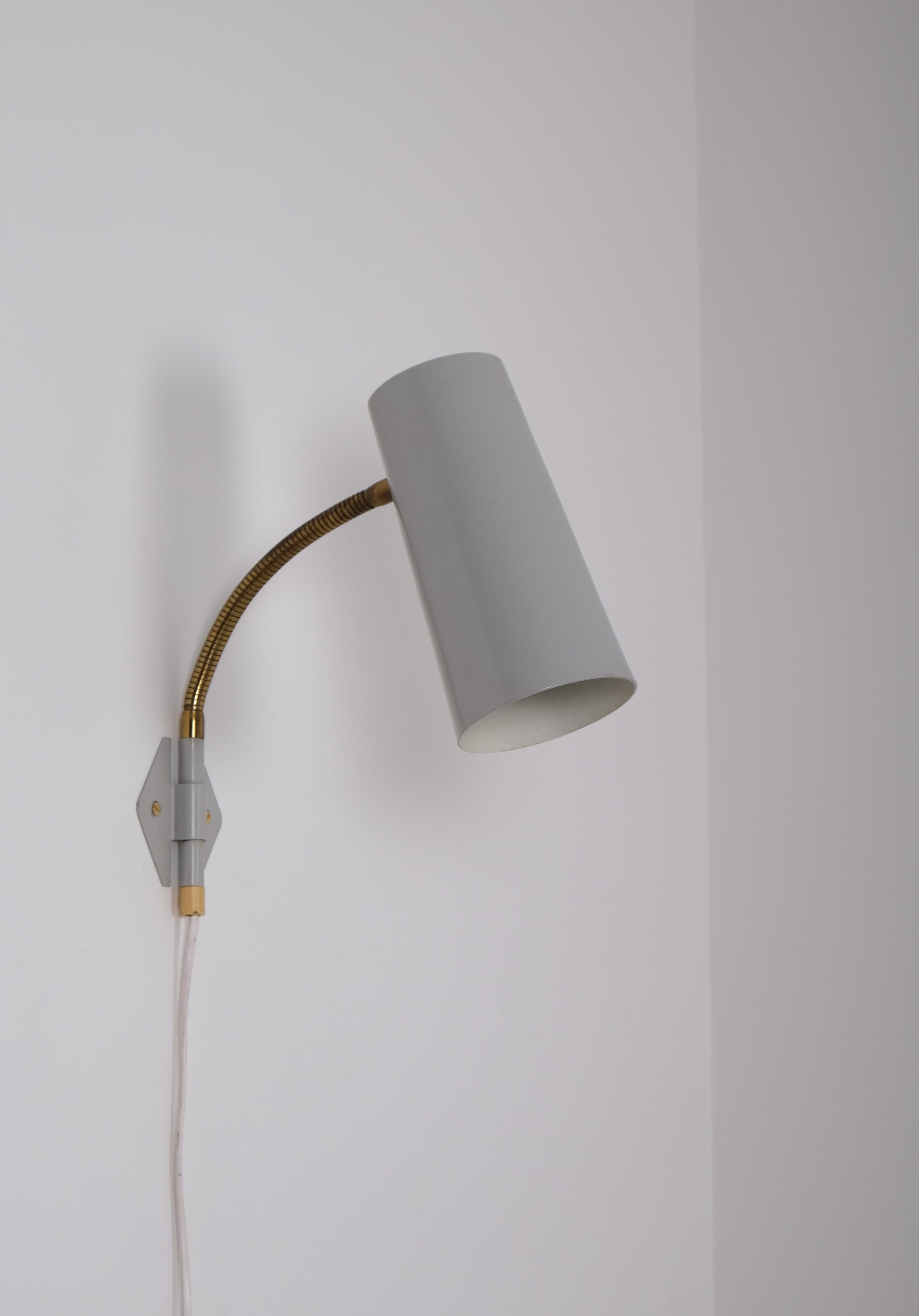 Scandinave moderne Ensemble de 3 lampes murales The Moderns Modernity par Böhlmarks, années 1950 en vente