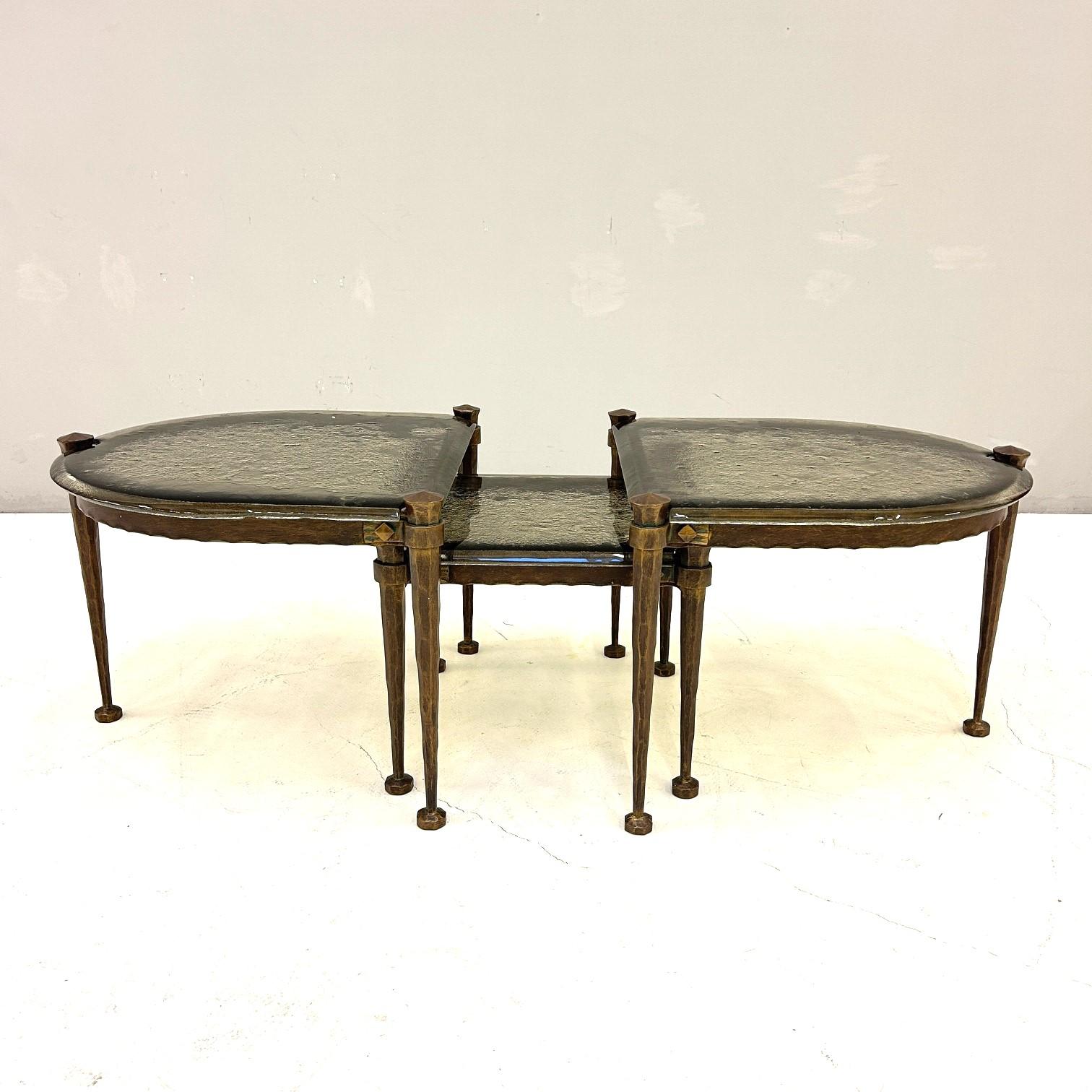 Mid-Century Modern Set of 3 Tables en vente