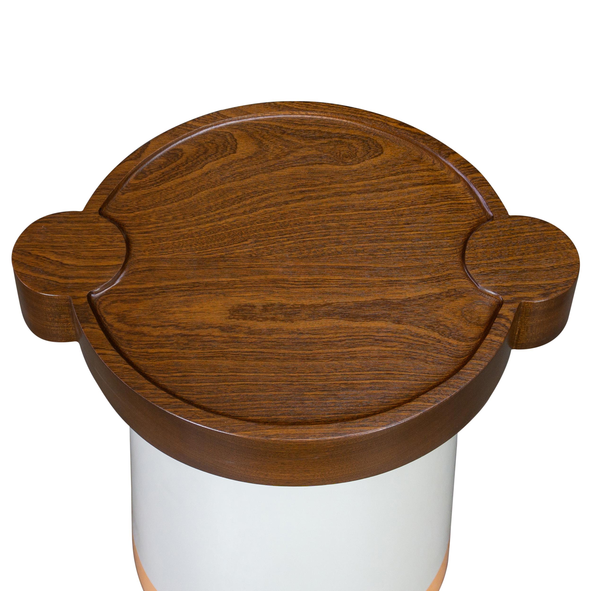 Ensemble de 3 tables avec laque bicolore et plateaux en noyer massif façonné en vente 2