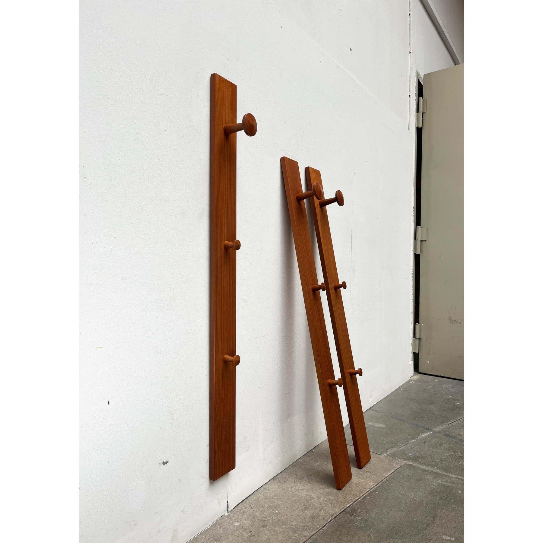 Set di 3 appendiabiti in teak di Aksel Kjersgaard per Odder Furniture, anni '60 in vendita 6