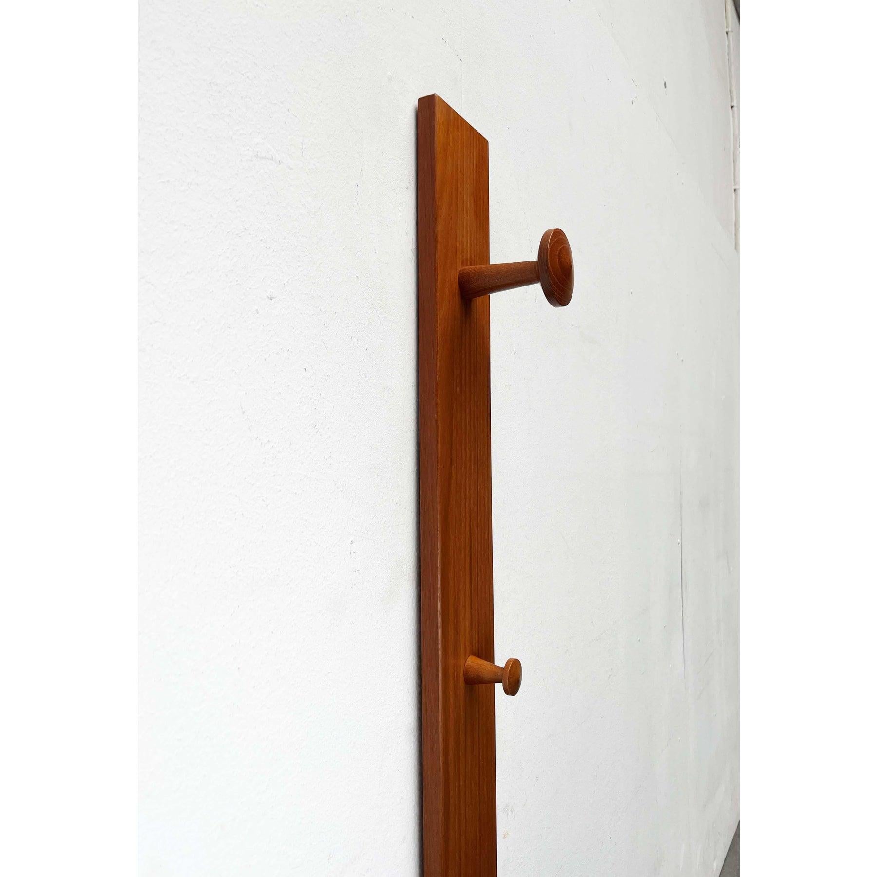Set di 3 appendiabiti in teak di Aksel Kjersgaard per Odder Furniture, anni '60 In condizioni buone in vendita a Hamburg, DE
