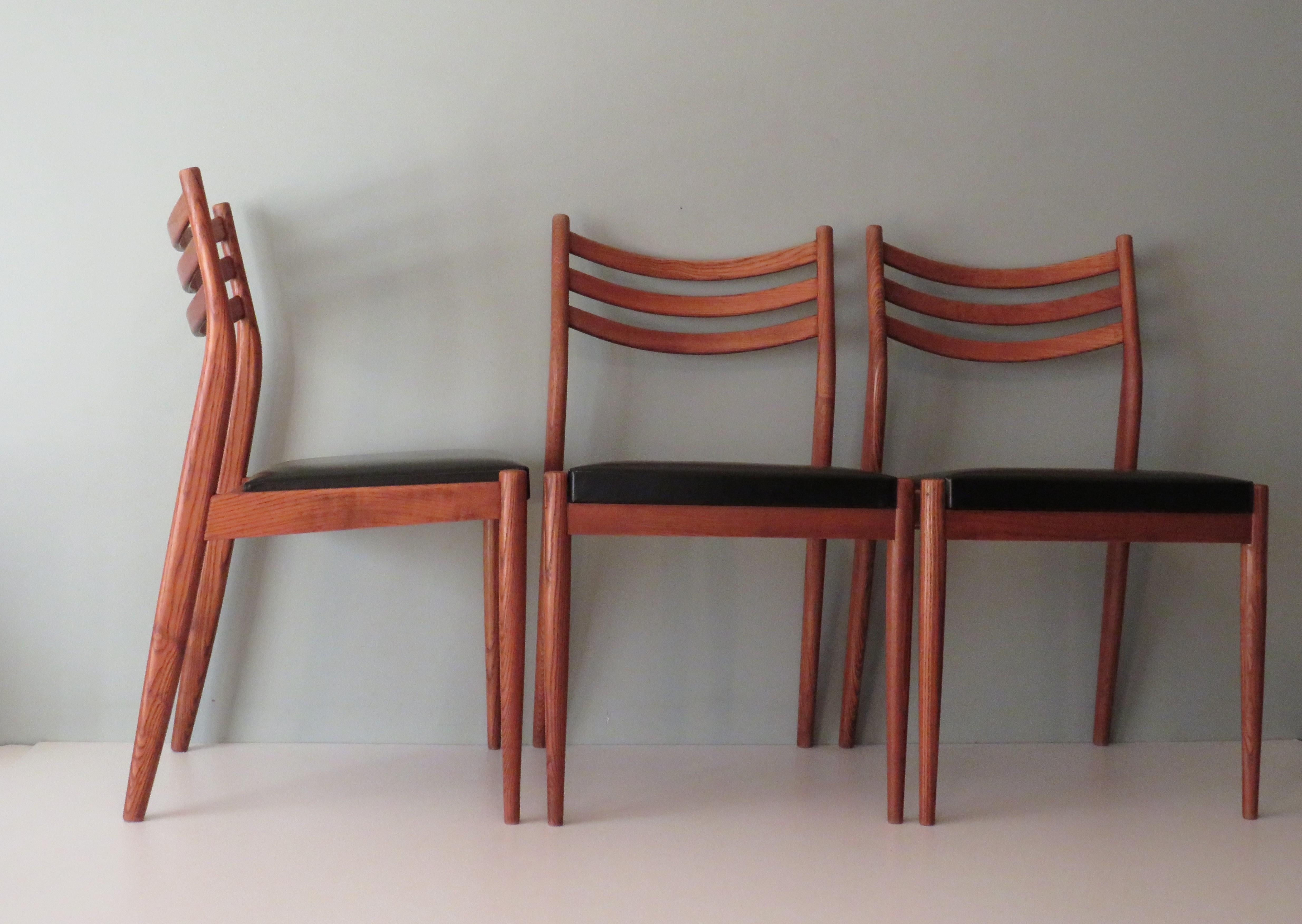 Scandinavian Modern Set of 3 Teak Dining Room Chairs, Danish Design 1960-1970 For Sale