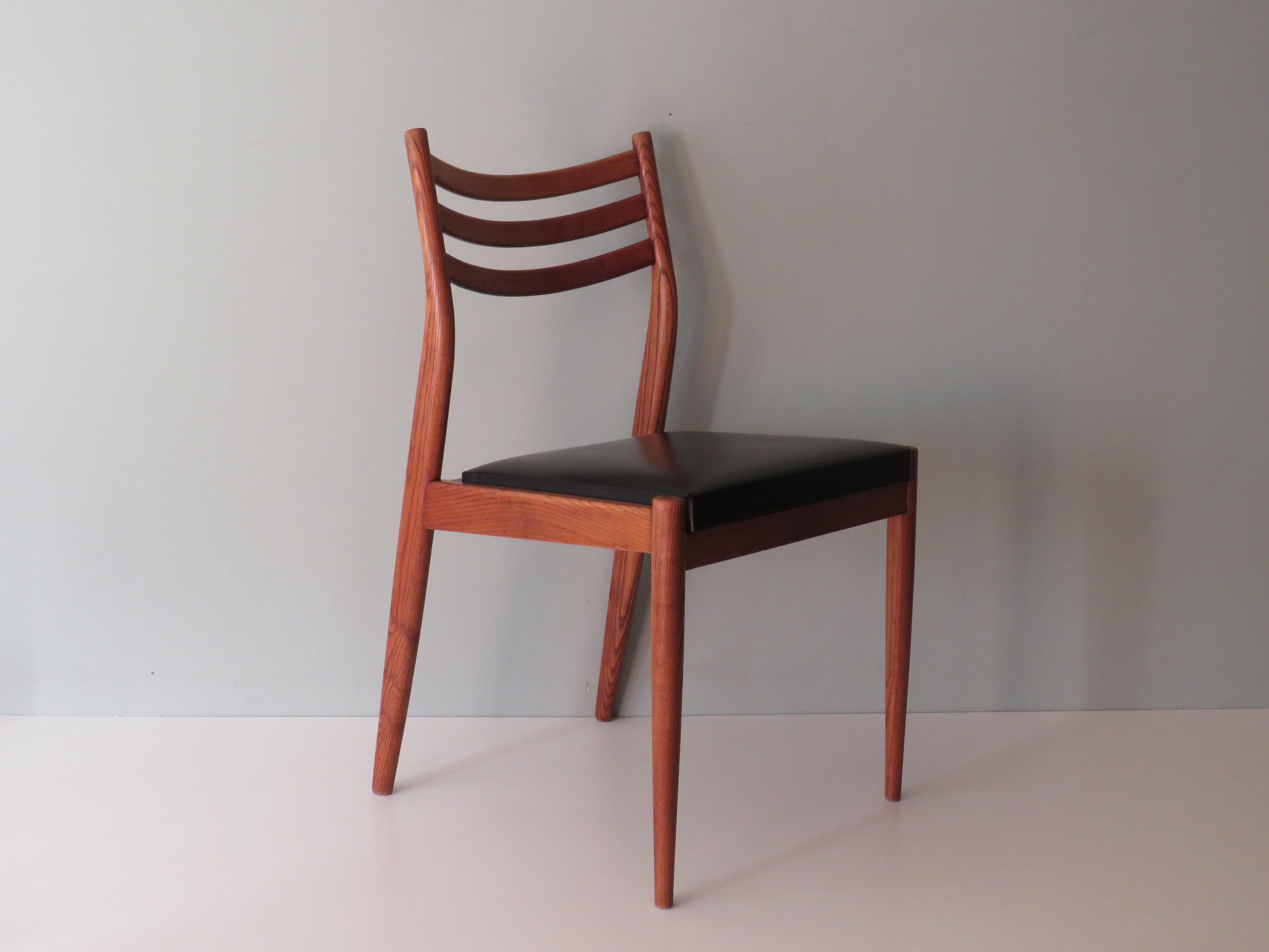 Imitation cuir Ensemble de 3 chaises de salle à manger en teck, design danois, 1960-1970 en vente