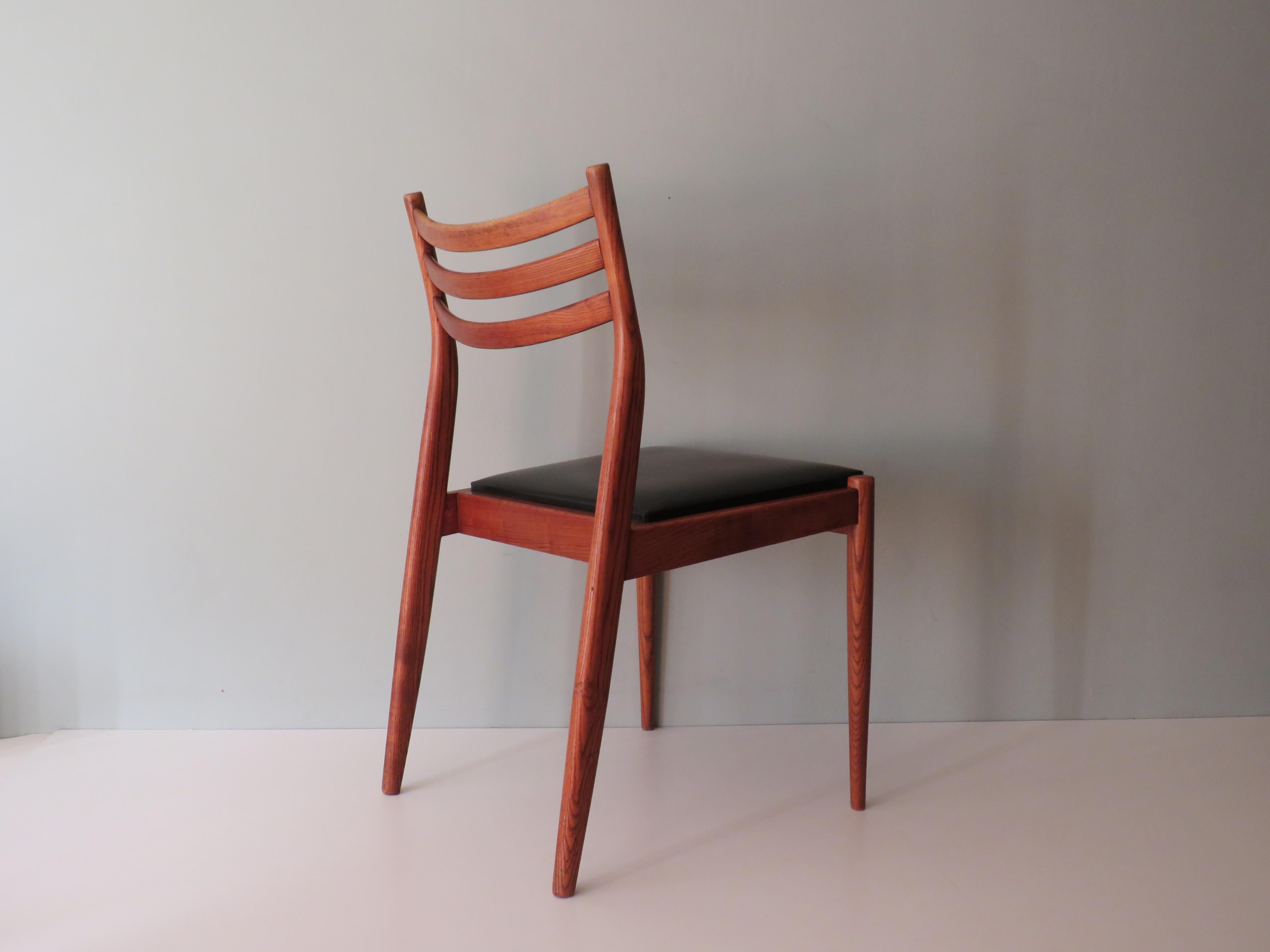 Satz von 3 Esszimmerstühlen aus Teakholz, dänisches Design 1960-1970 im Angebot 1