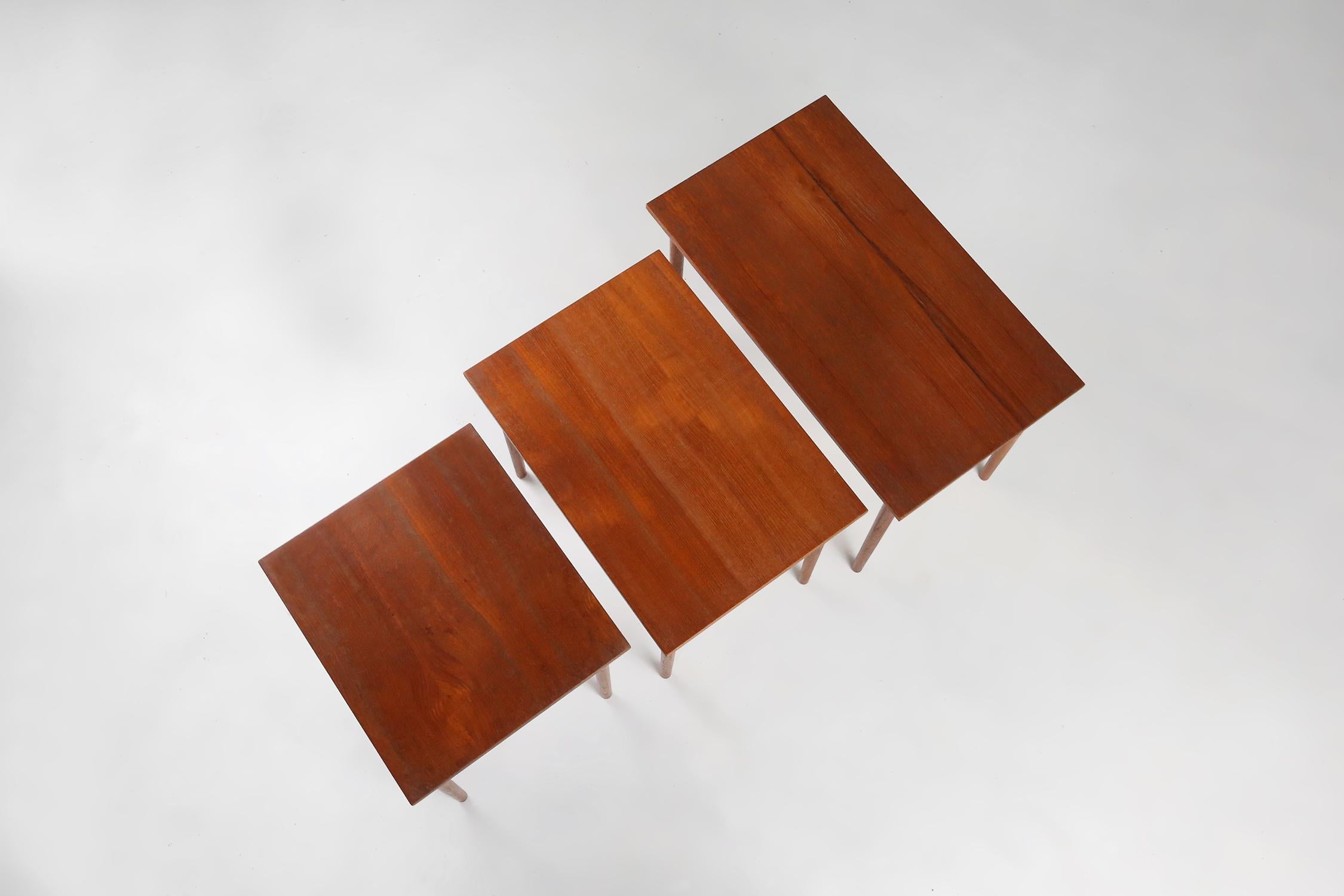 Set of 3 teak wood scandinavian nesting tables, Denmark, 1960s For Sale 6