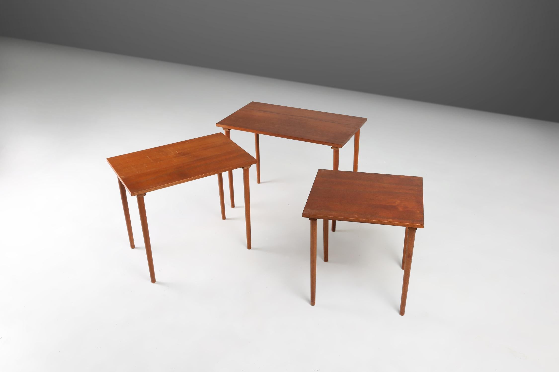 Mid-20th Century Set of 3 teak wood scandinavian nesting tables, Denmark, 1960s For Sale