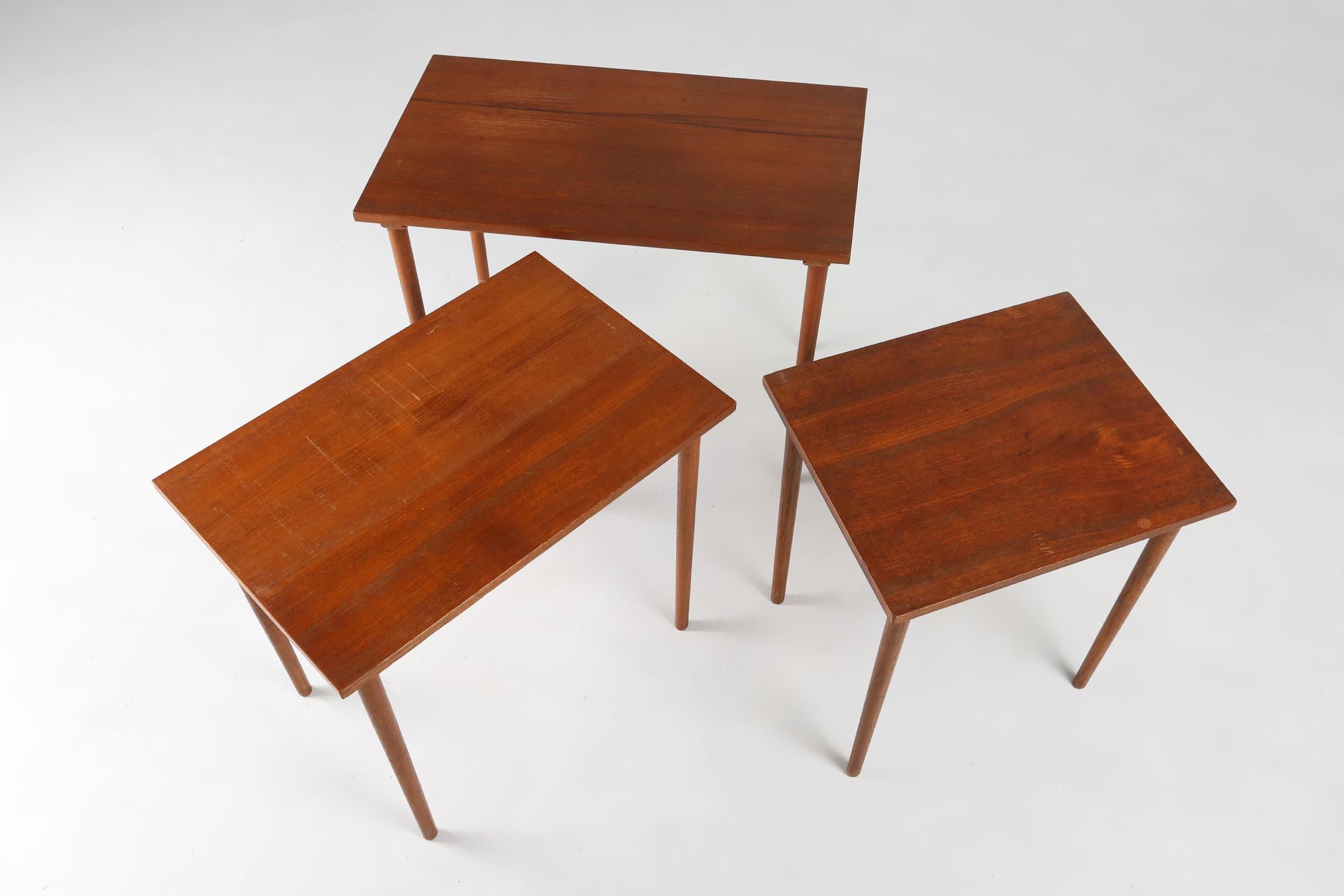 Set of 3 teak wood scandinavian nesting tables, Denmark, 1960s For Sale 1