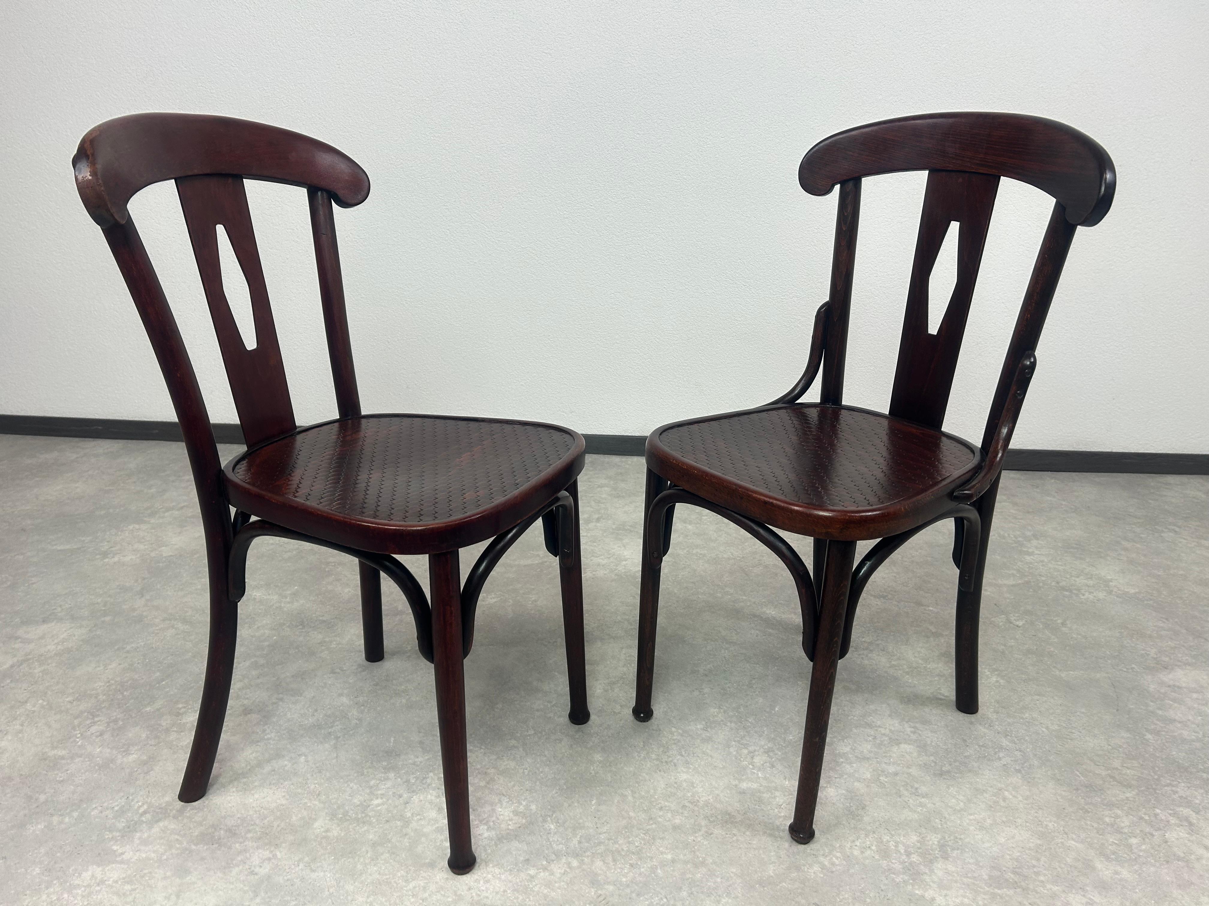 Set di 3 sedie da pranzo Thonet n. 164. Colorato e lucidato a regola d'arte.