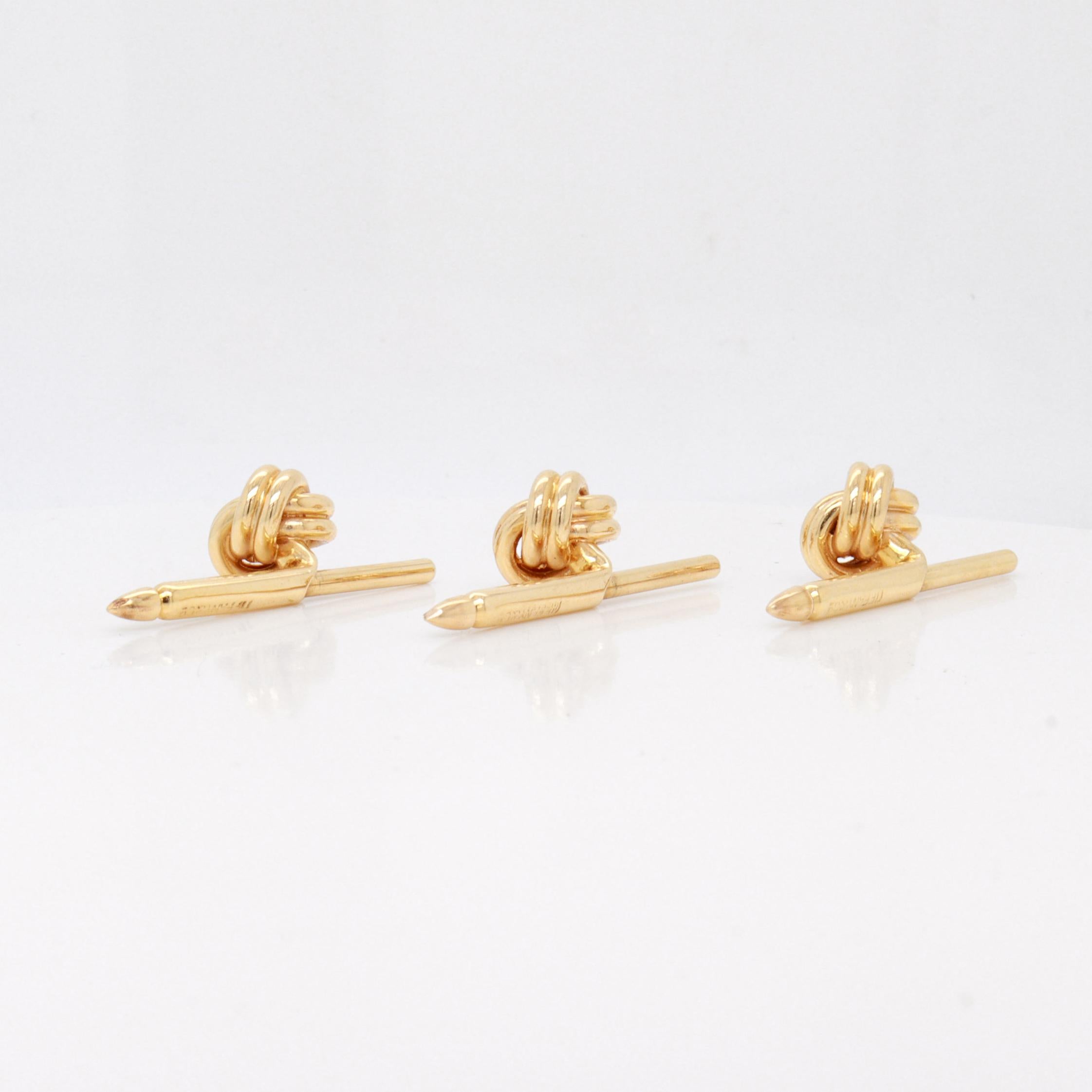 Uomo Set di 3 borchie o bottoni per camicia con doppio nodo di Tiffany & Co. in oro 14k in vendita