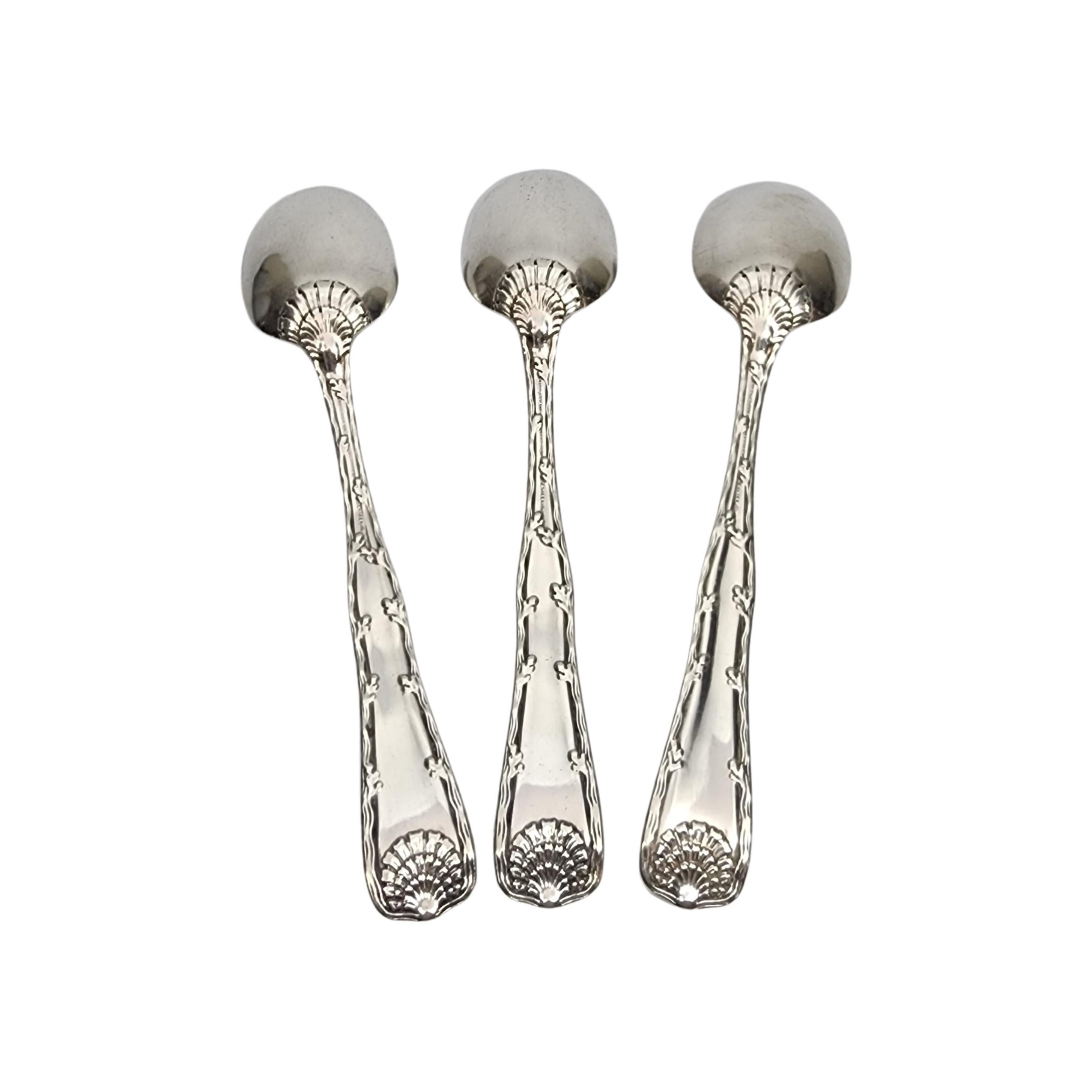 Set of 3 sterling silver serving tablespoons by Tiffany & Co in the Wave Edge pattern.

No monogram

These large spoons are in the Wave Edge pattern, a marine motif designed by Charles T. Grosjean. Hallmarks date pieces to manufacture under the