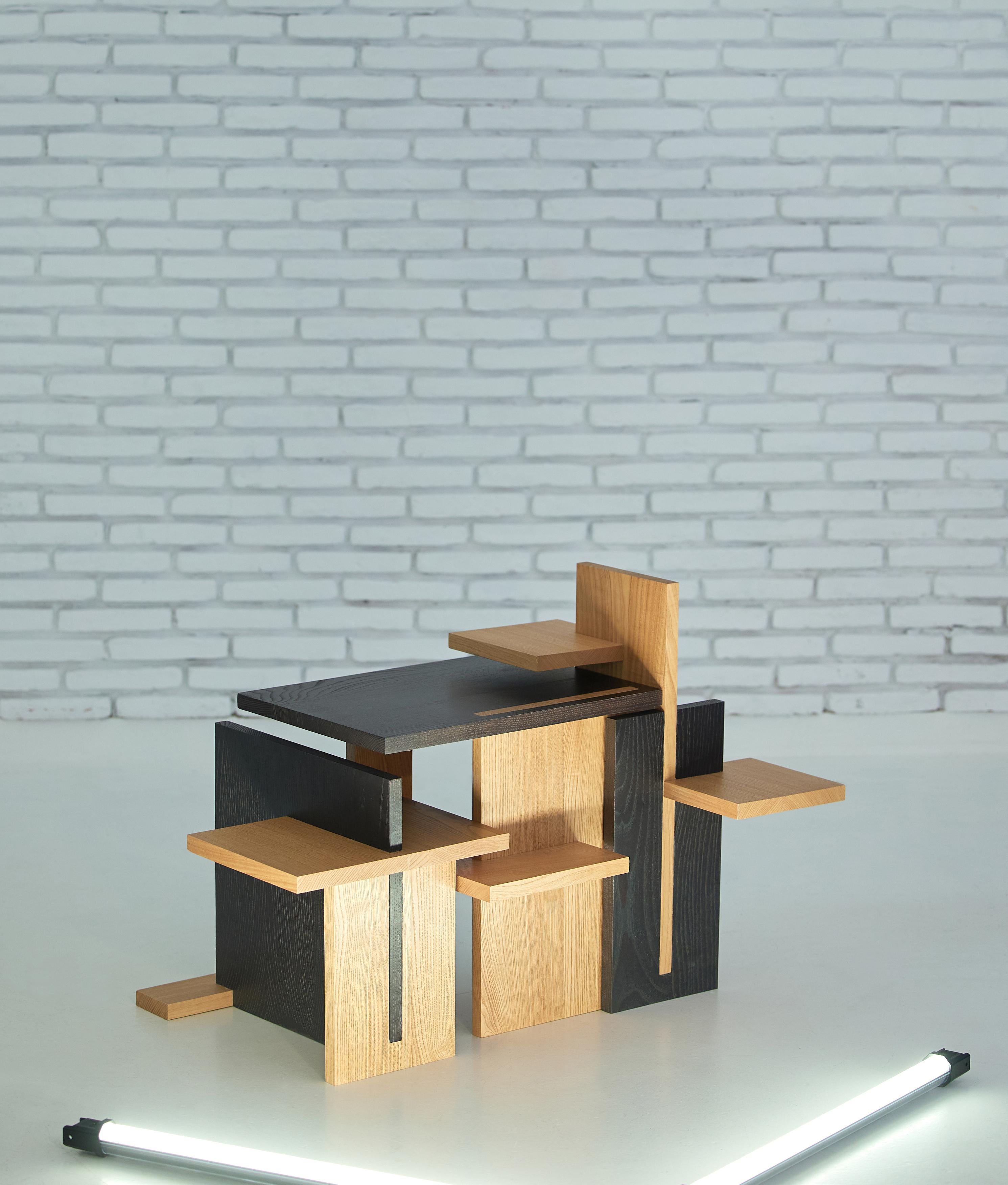 Postmoderne Ensemble de 3 tables d'appoint à plateaux par Karystios en vente