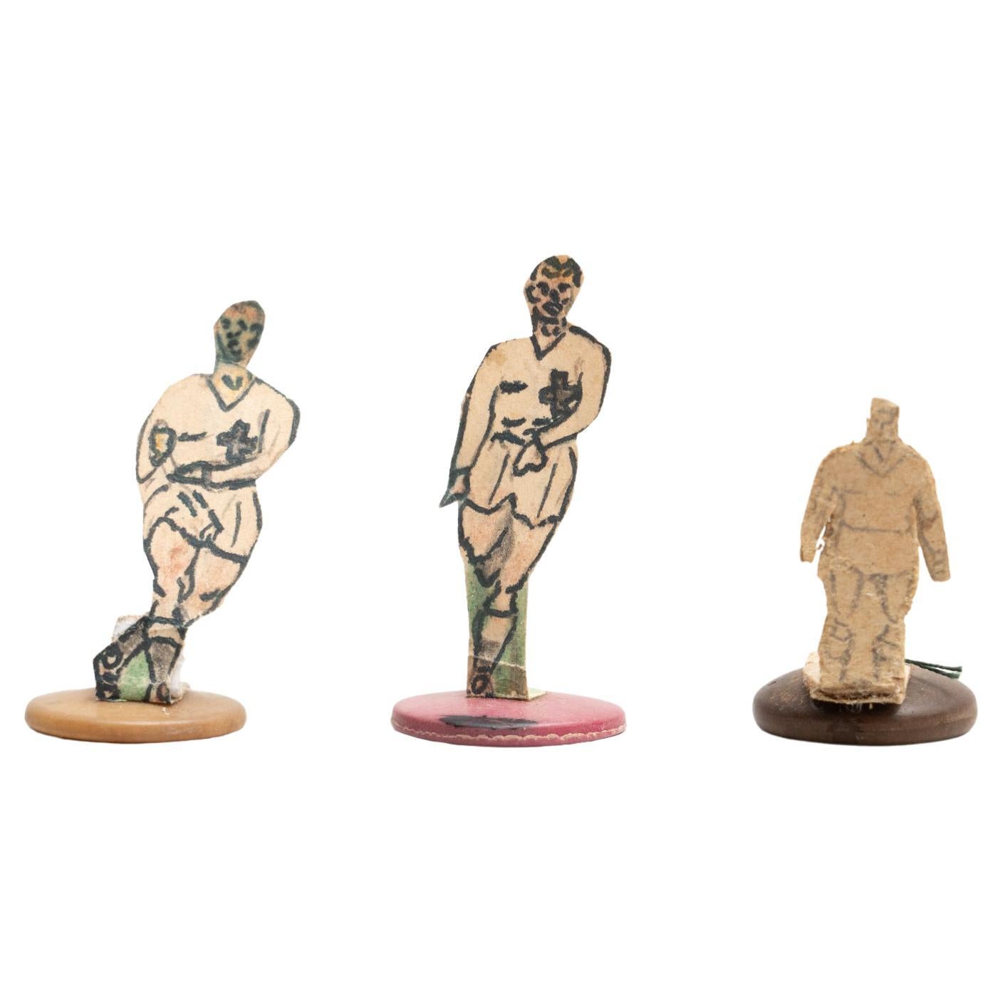 Ensemble de 3 figurines de football traditionnelles anciennes à boutons, datant d'environ 1950