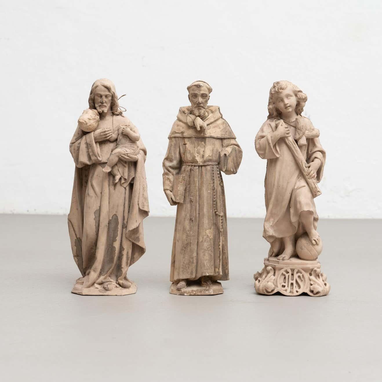 Espagnol Ensemble de 3 figures religieuses traditionnelles en plâtre, artisanat catalane en vente