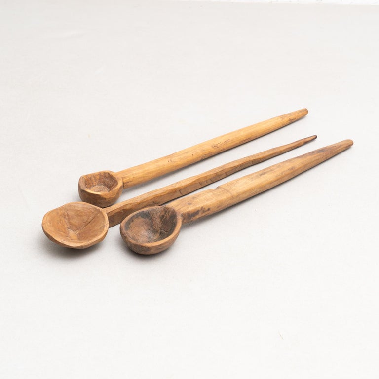 Mid-Century Modern Set of 3 Traditional Wooden Rustic Primitive Carved Spoon For Sale
