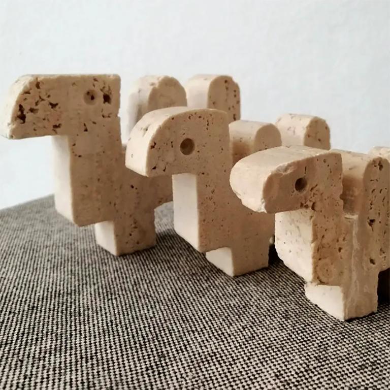 Set of 3 Travertine Camels by Fratelli Mannelli, 1960 In Good Condition In Pesaro, PU