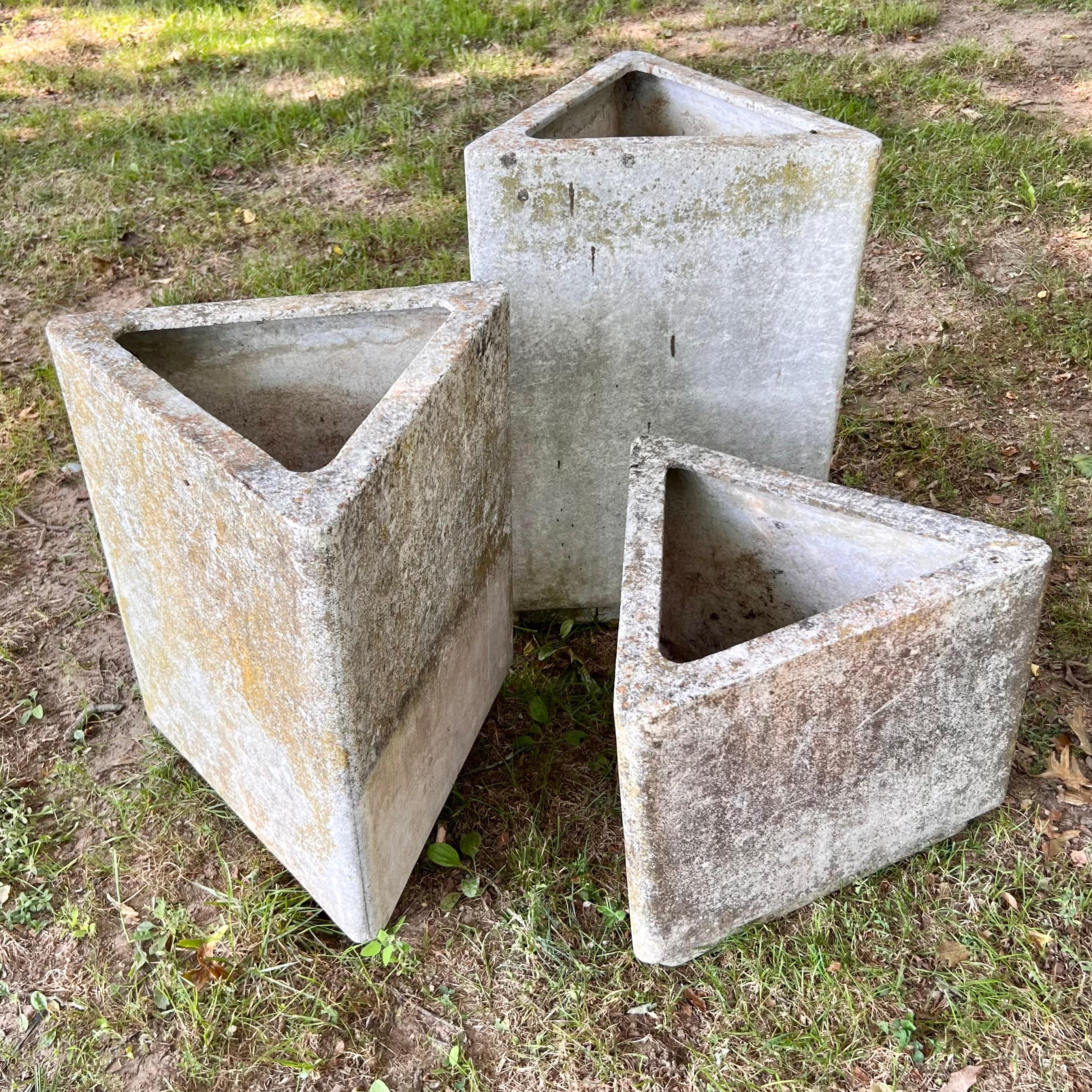 Set of 3 Triangular Planters by Willy Guhl, 1960s Switzerland For Sale 3