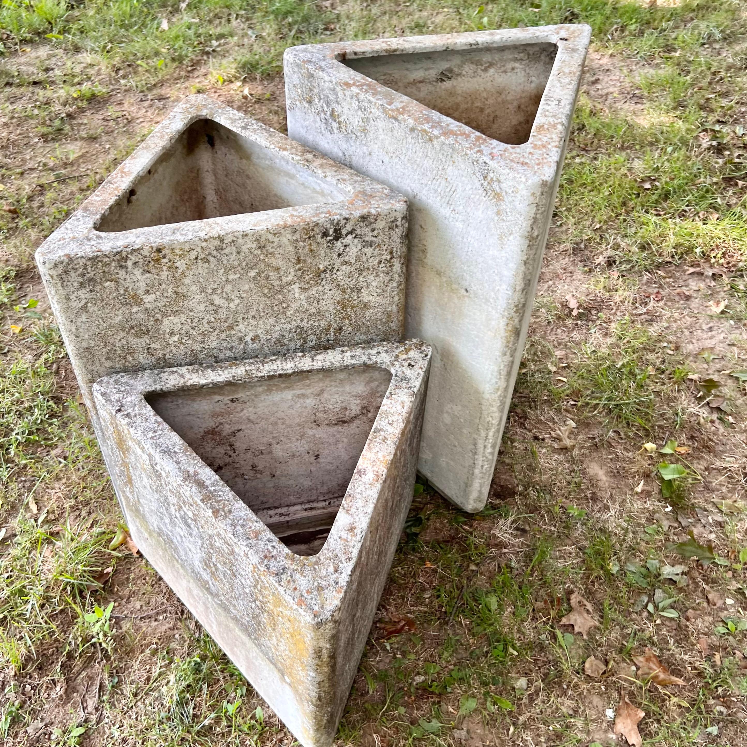 Industrial Set of 3 Triangular Planters by Willy Guhl, 1960s Switzerland For Sale