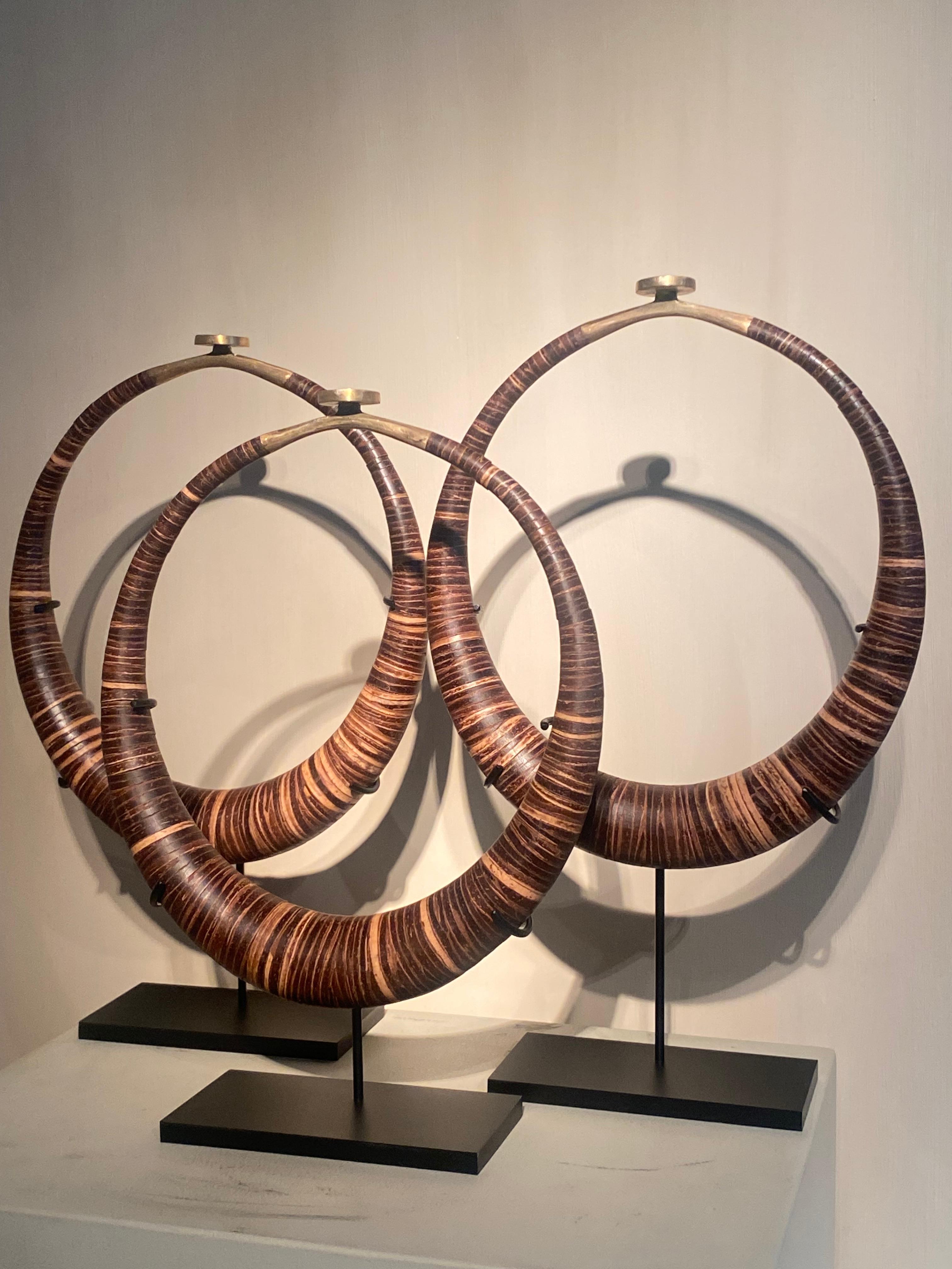 Patiné Ensemble de 3 colliers tribaux en vente