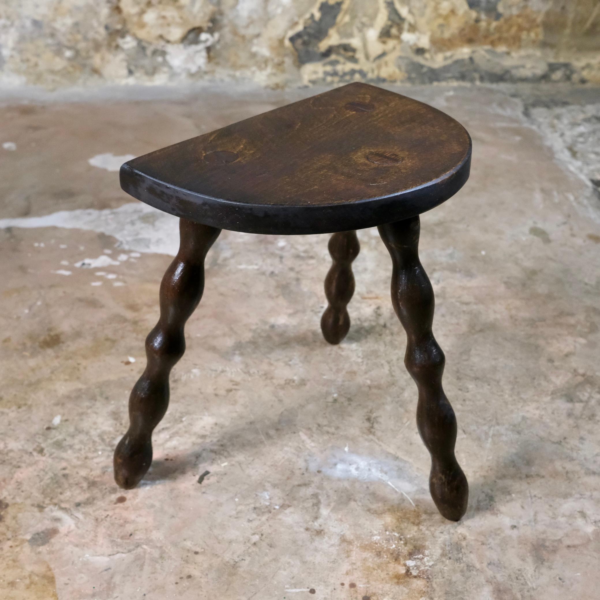Set of 3 tripod farmer stools from France, 1940s 8