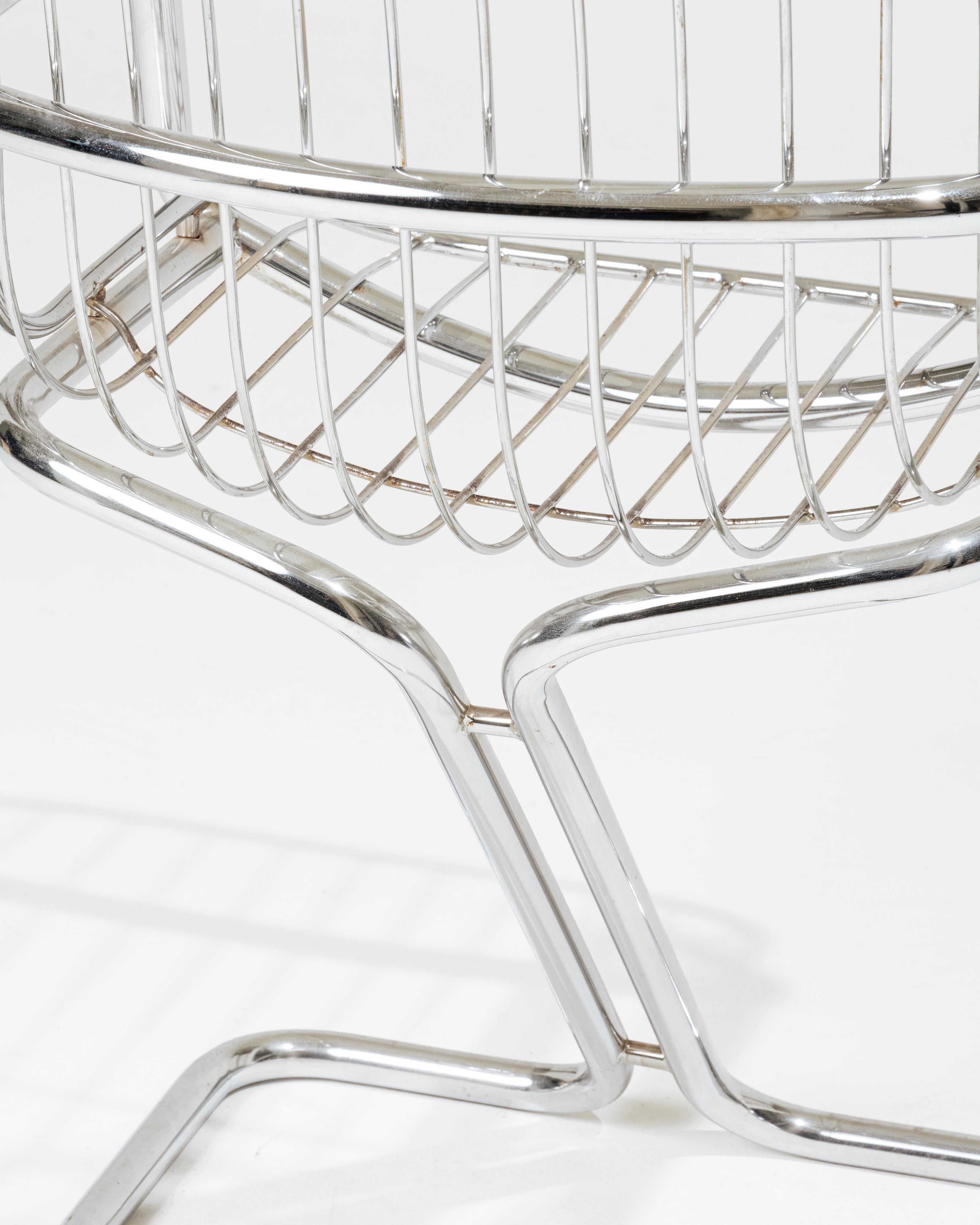 Set of 3 tubular chrome chairs, 1970s For Sale 6