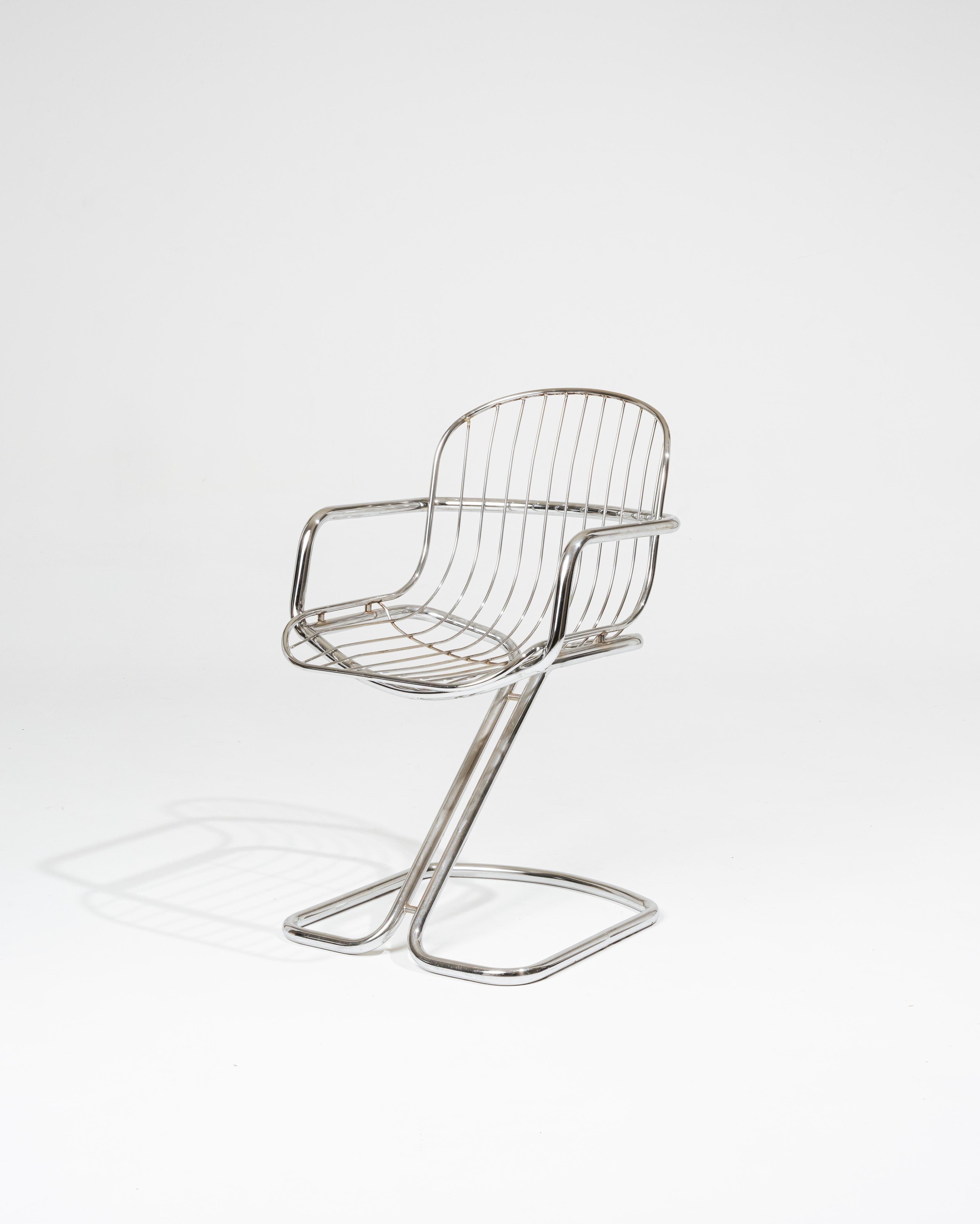 Set of 3 tubular chrome chairs, 1970s For Sale 8