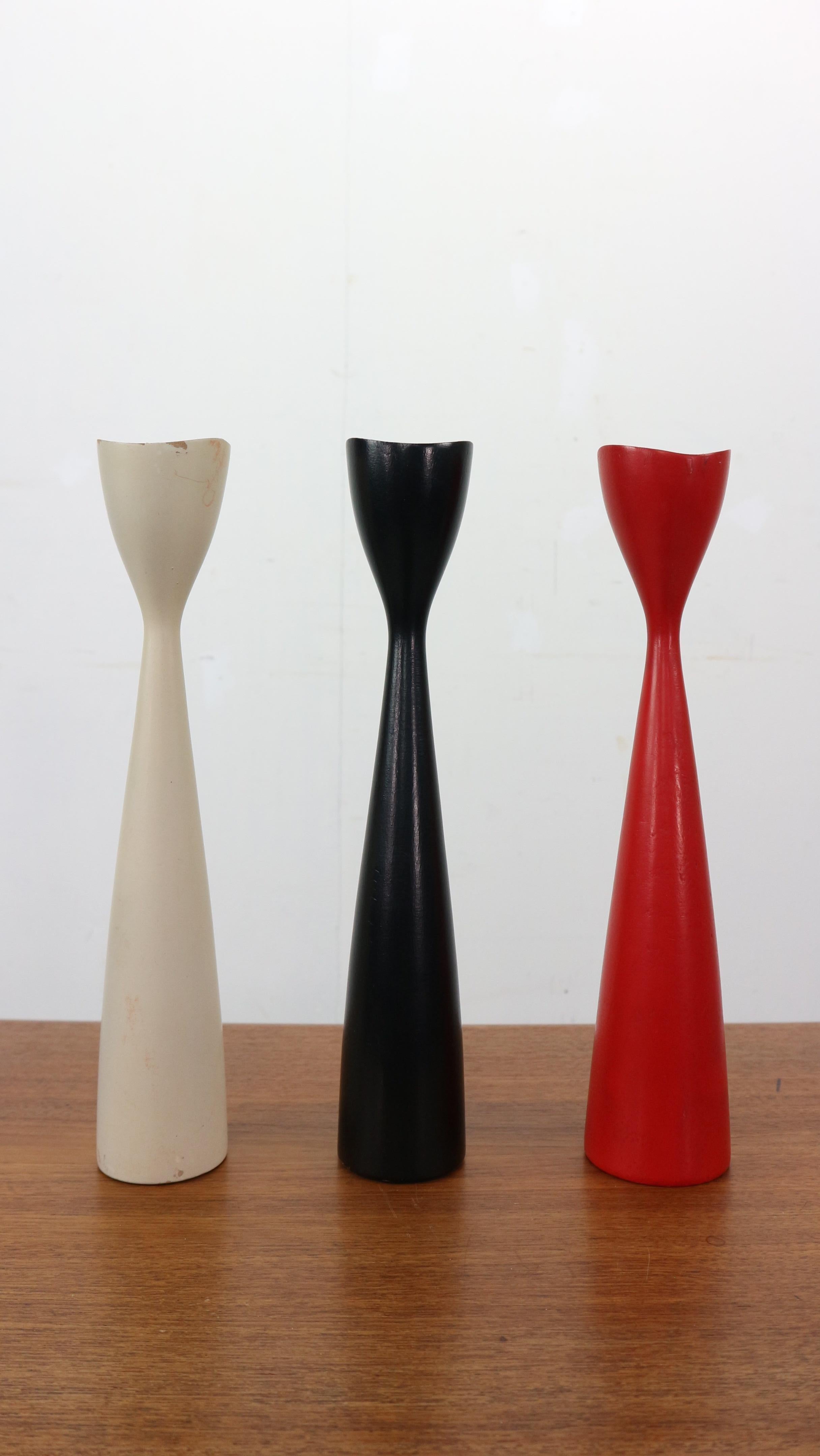 Set of 3 Candlesticks by Brdr Bonfils of Denmark, 1960s.
Organically shaped and very decorative design object.
Marked by the maker and designed in Denmark.
