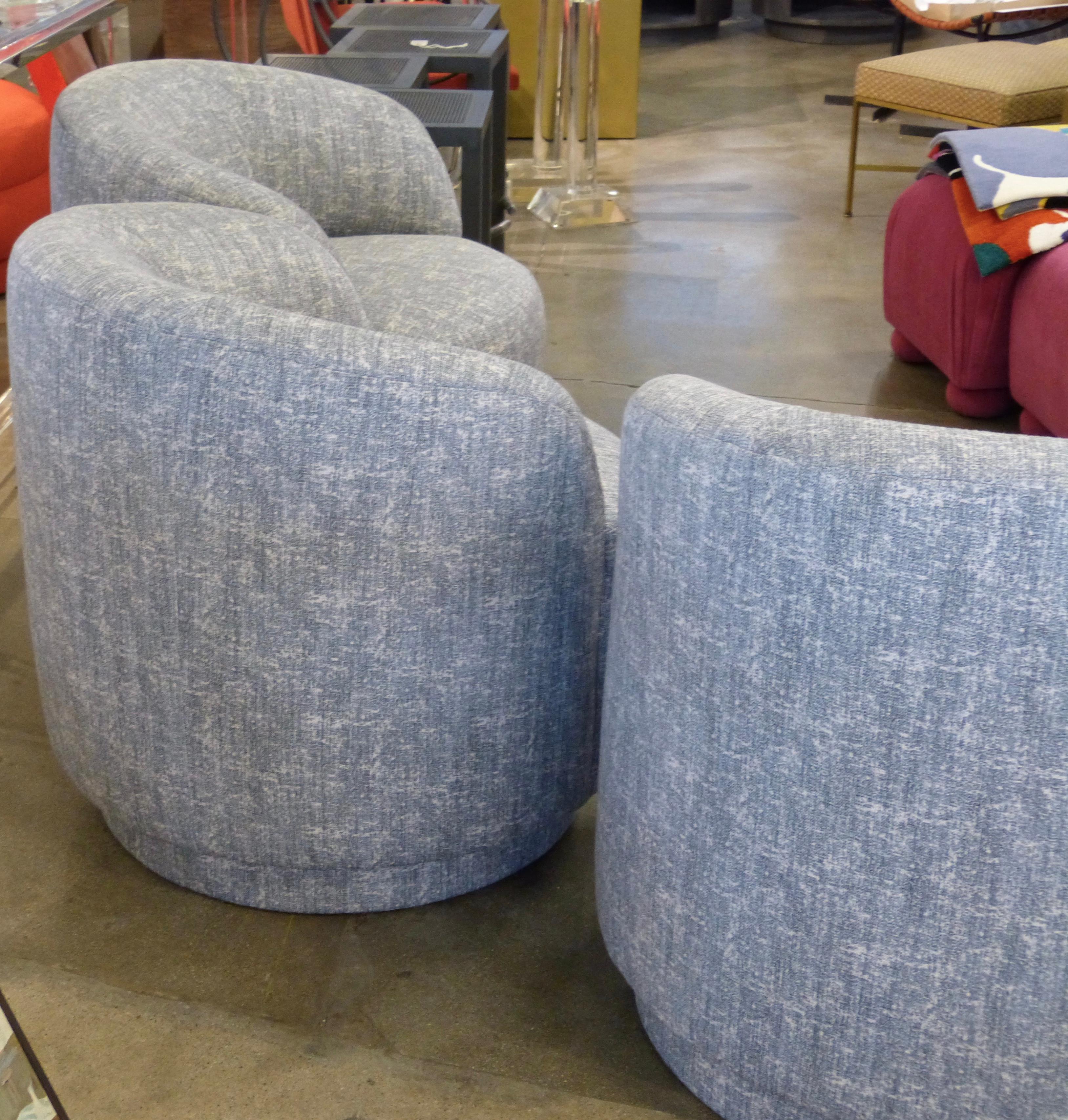 Set of 3 Upholstered Chairs on Platforms 5