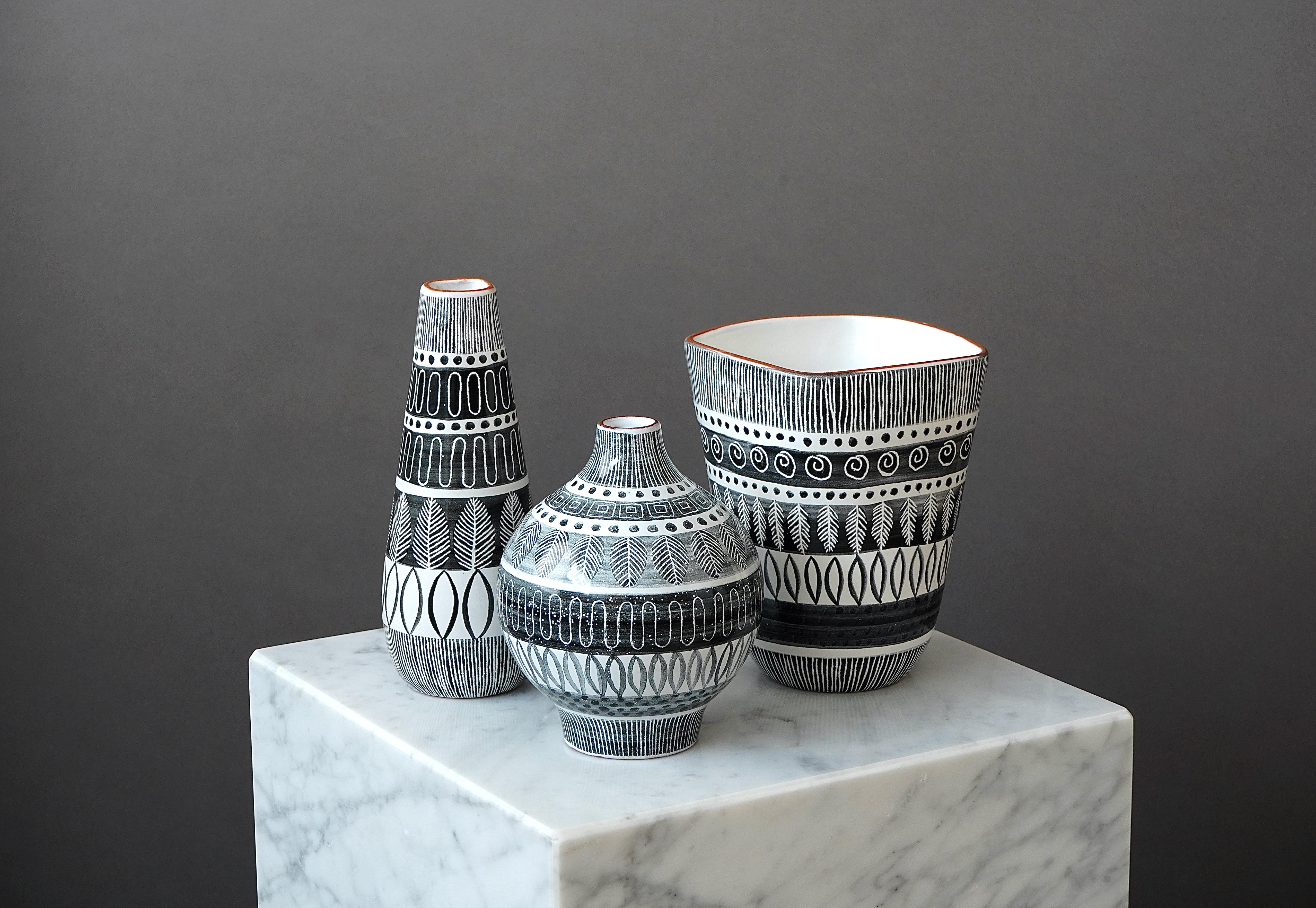 Scandinavian Modern Set of 3 Vases 'Grafika' by Ingrid Atterberg, Upsala-Ekeby, Sweden, 1950s For Sale