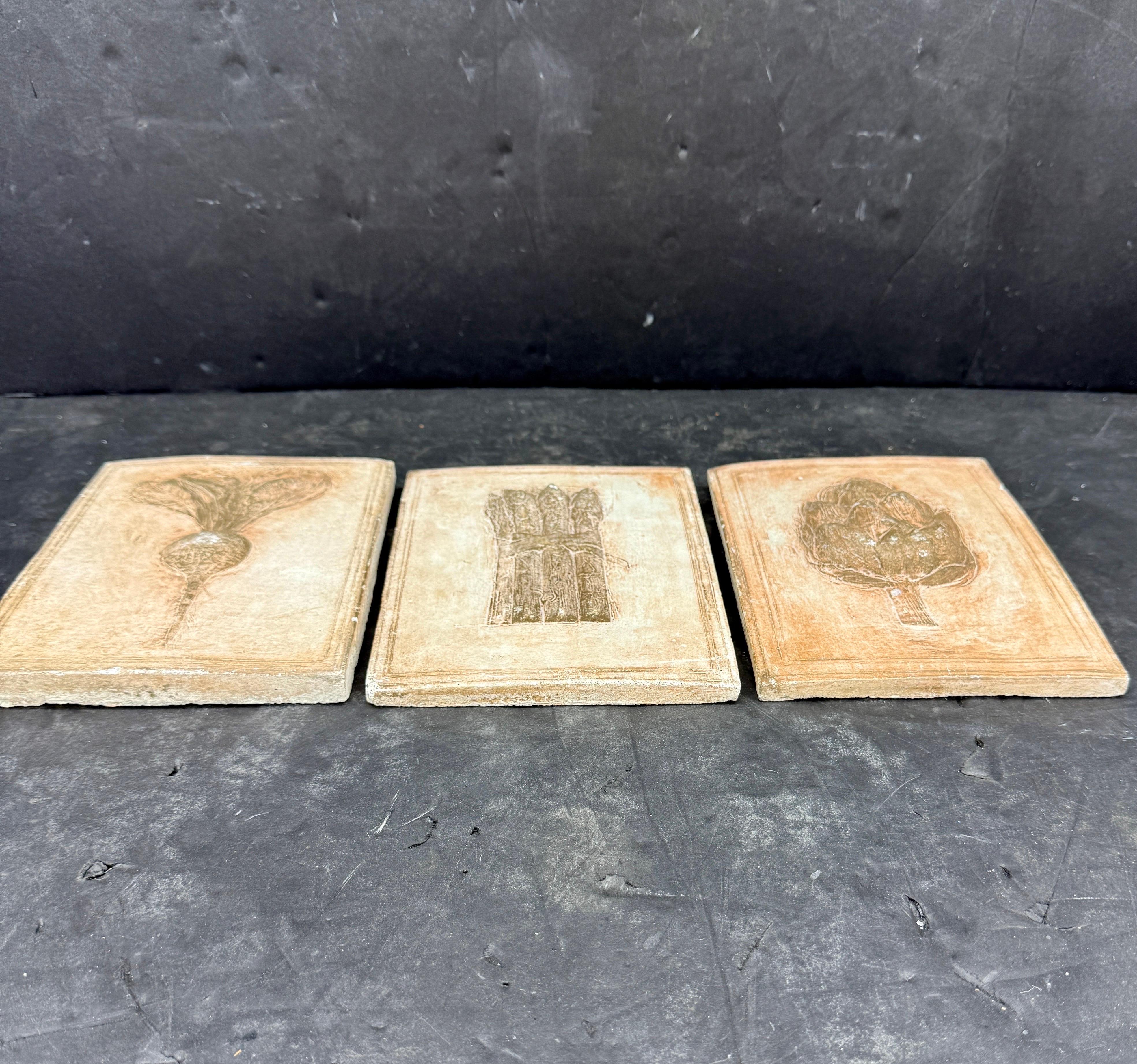 Set de 3 Azulejos de Cerámica con Motivo Vegetal Decoración de Pared Esculturas en venta 5