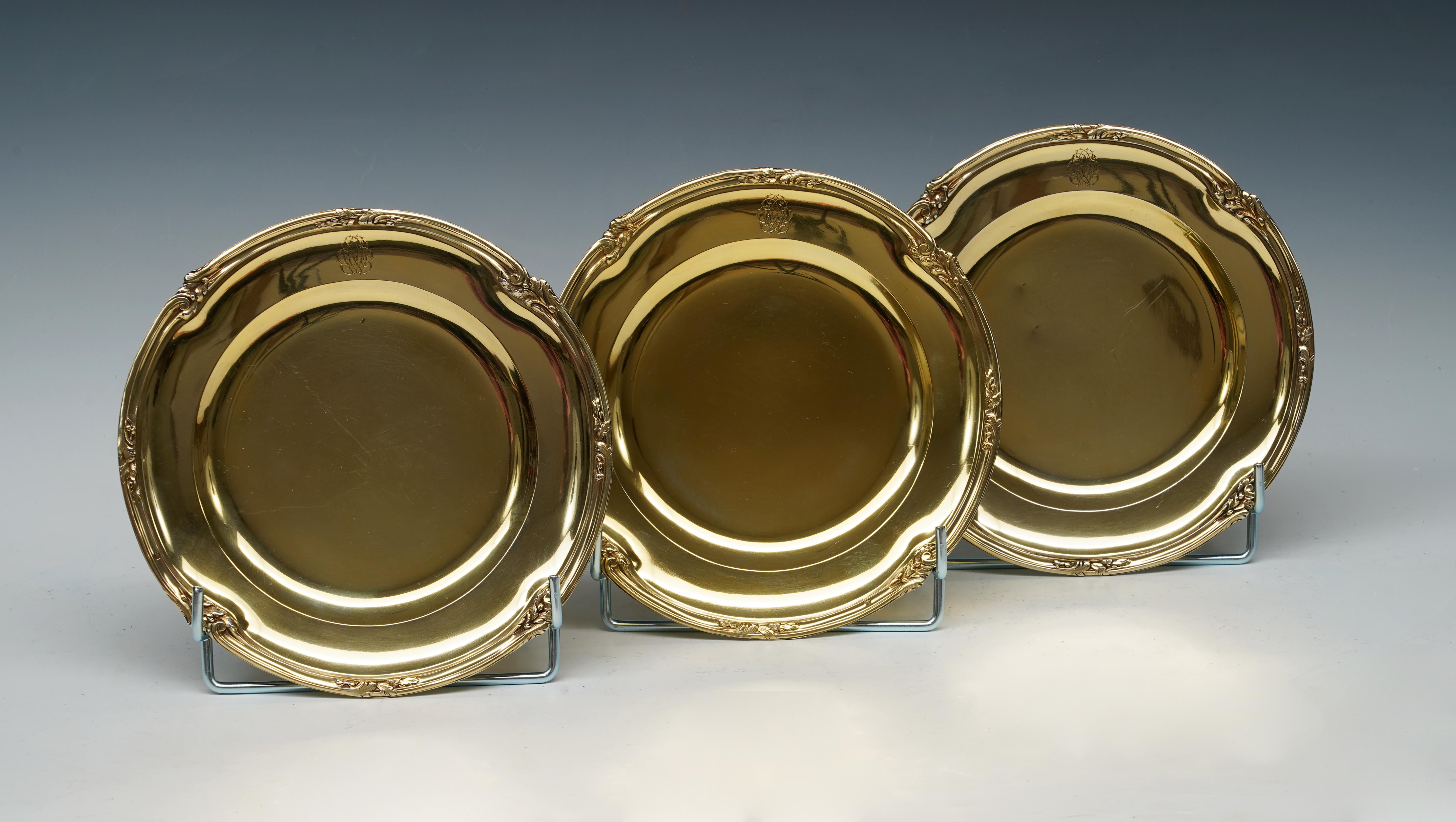 Francese Set di 3 piatti in vermeil di L. Lapar, Francia, circa 1885 in vendita