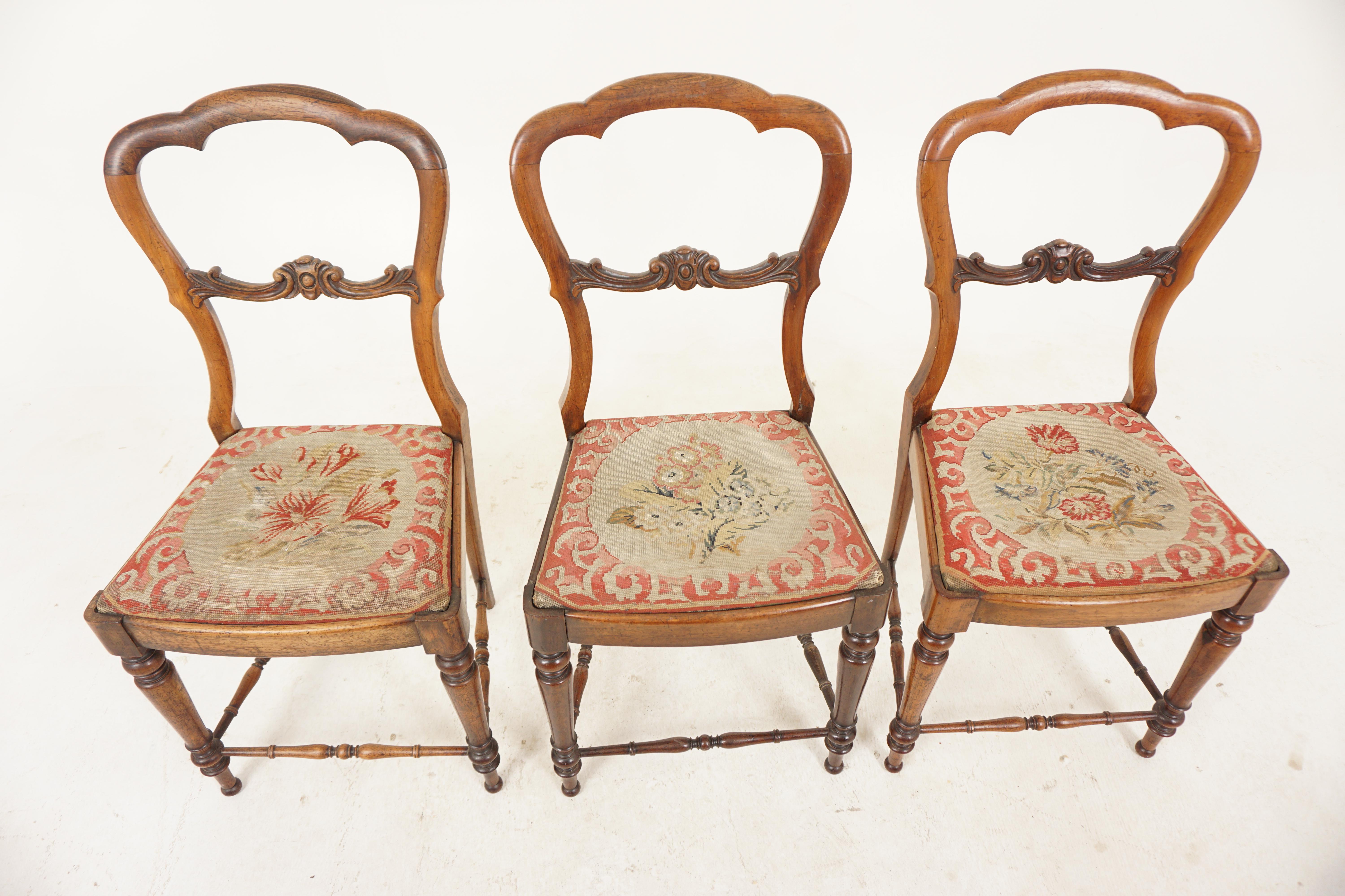 Set of 3 Victorian Carved Walnut Bedroom Side Chairs, Scotland, 1880 In Good Condition In Vancouver, BC