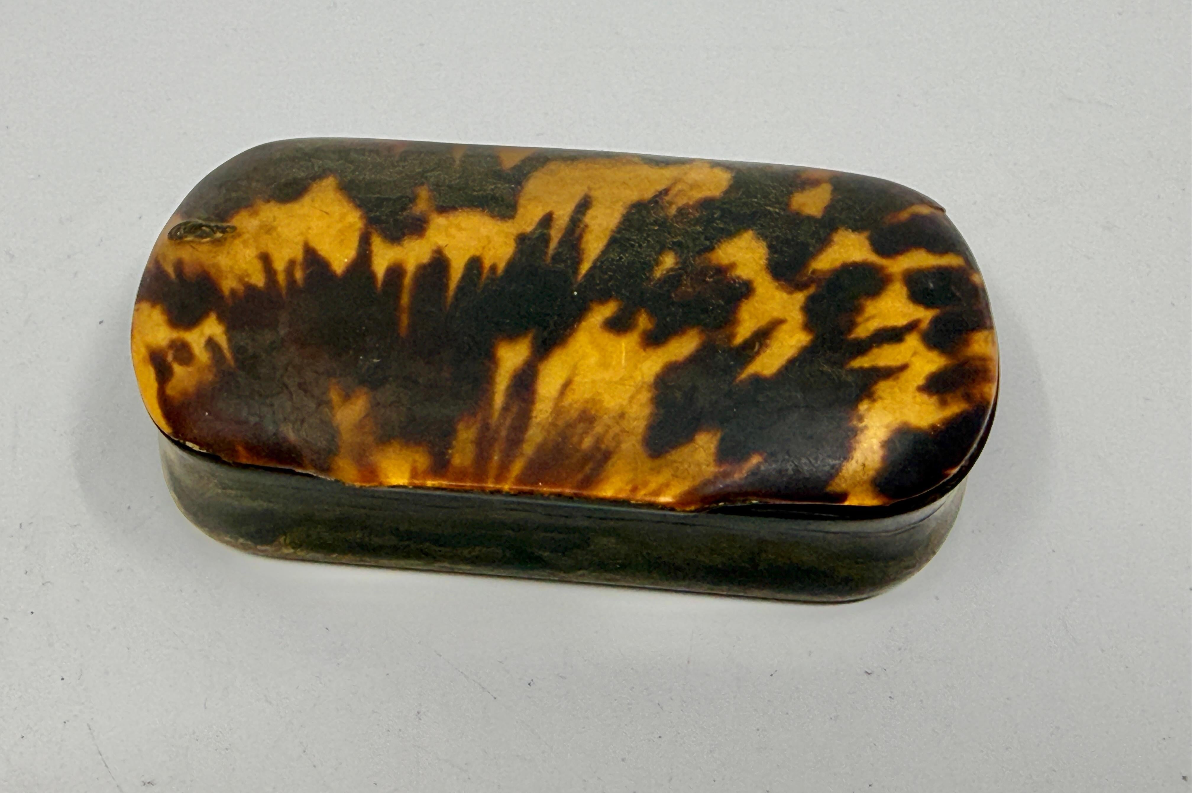 Set di 3 tabacchiere o trinket box vittoriane in Horn in vendita 2