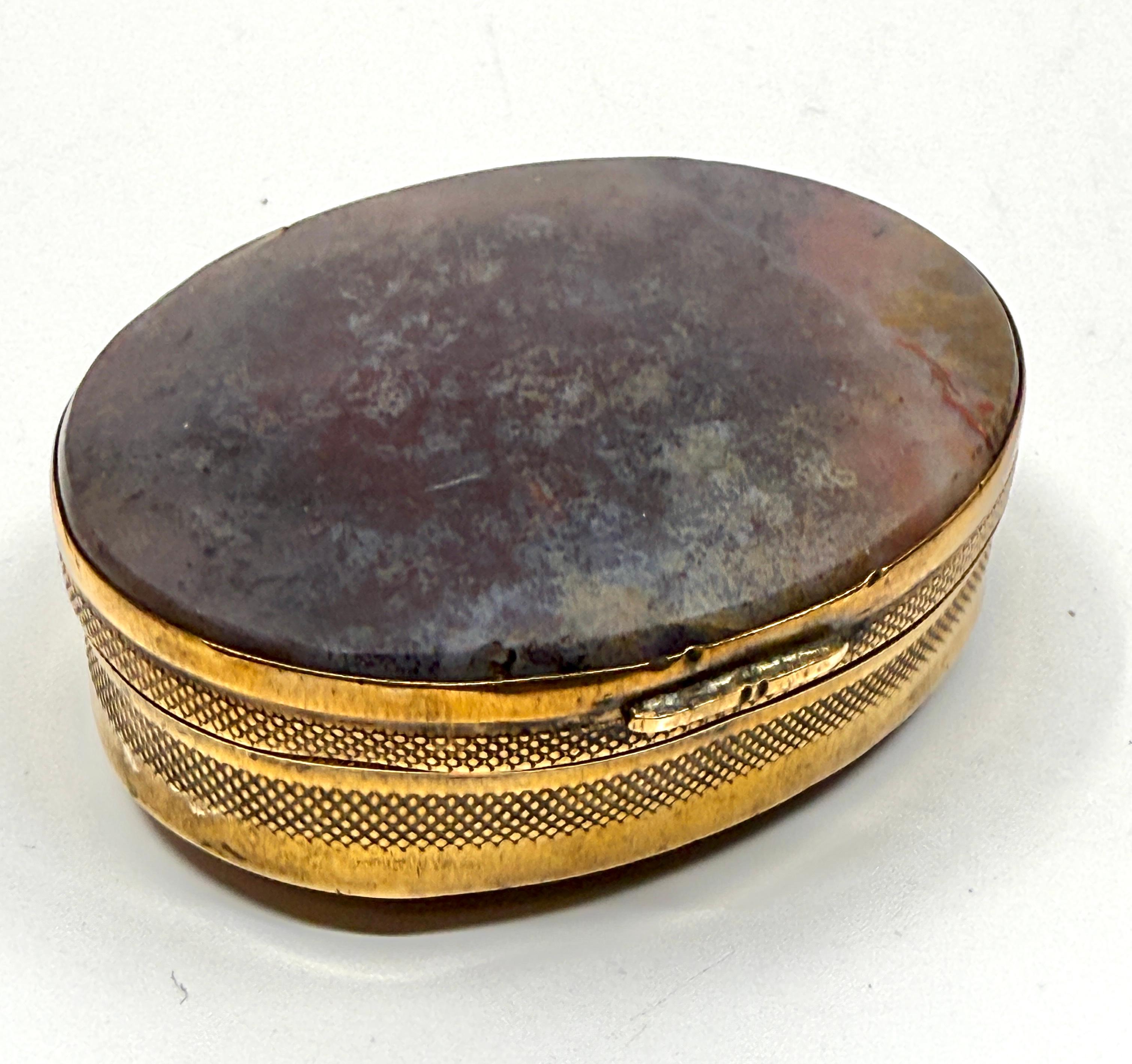 Ensemble de 3 tabatières ou boîtes à bibelots victoriennes en laiton et agate en vente 3
