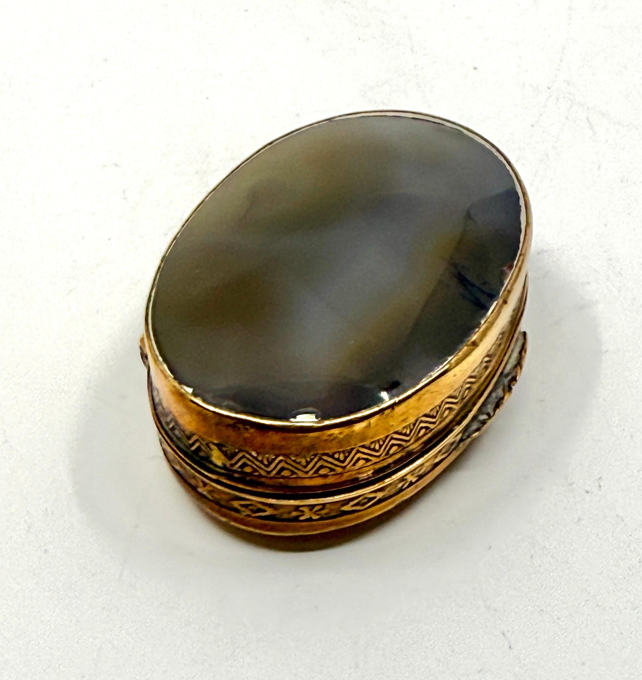 Ensemble de 3 tabatières ou boîtes à bibelots victoriennes en laiton et agate en vente 7